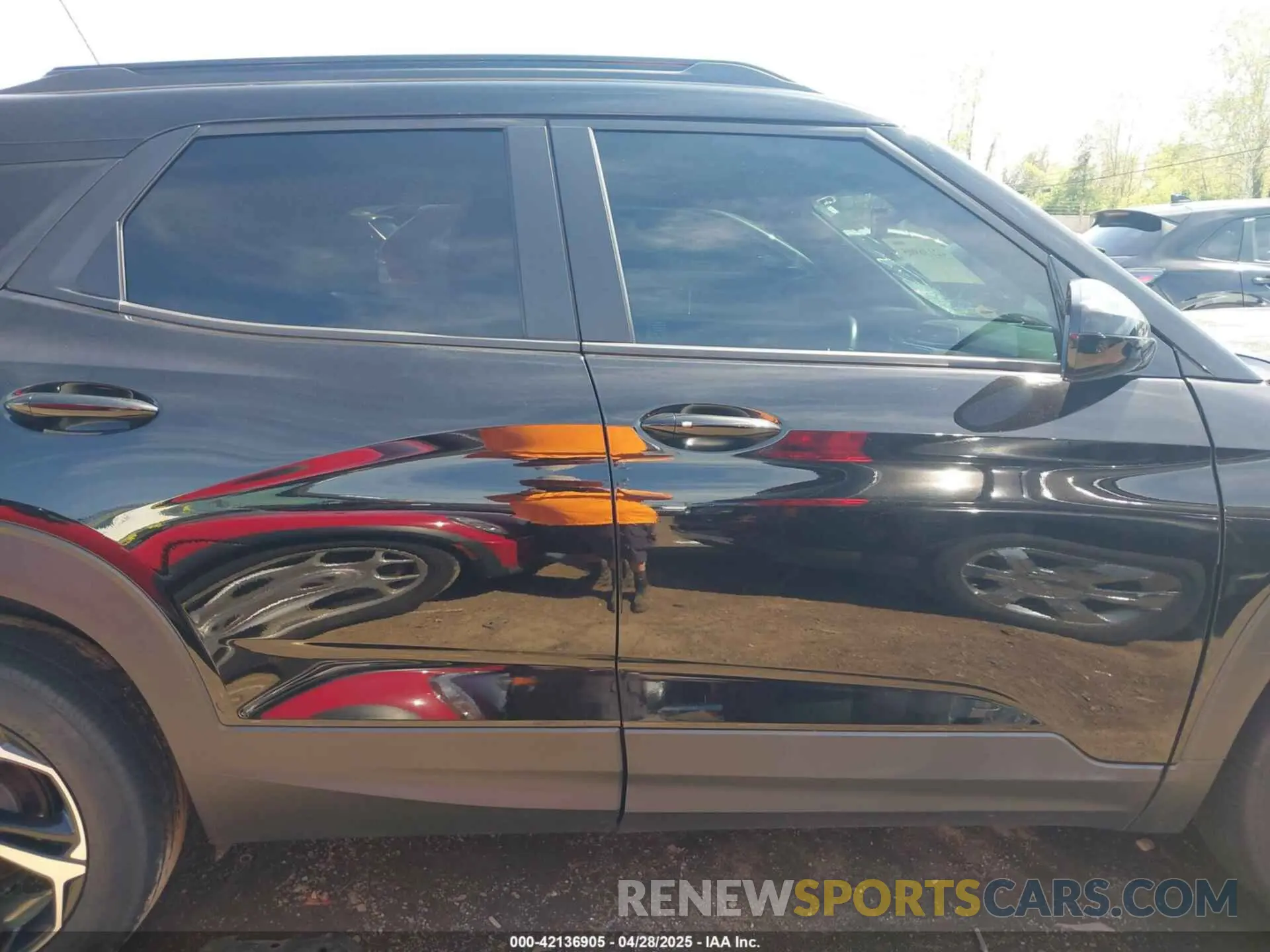 14 Photograph of a damaged car KL79MTSL5MB056835 CHEVROLET TRAILBLAZER 2021