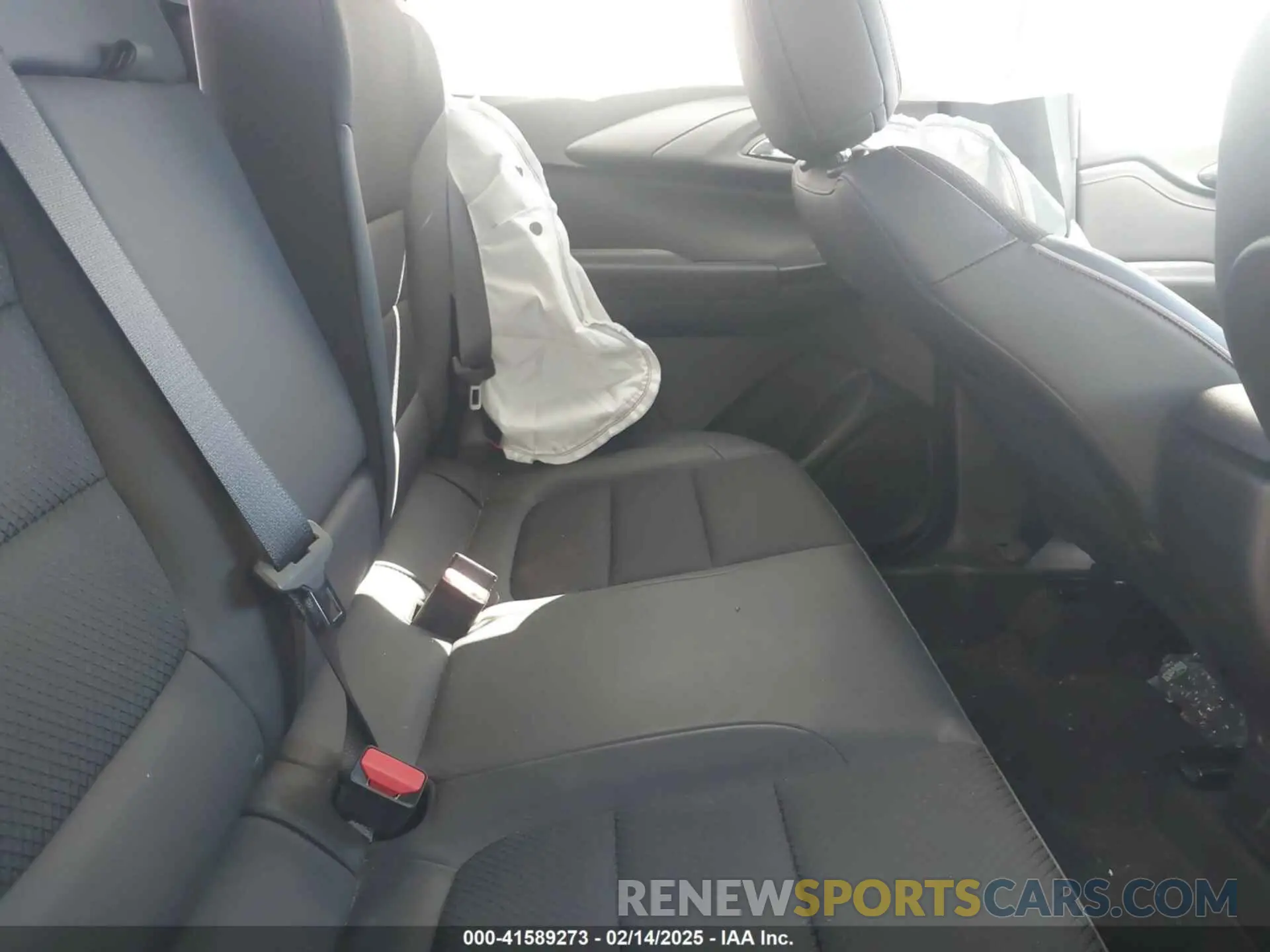 8 Photograph of a damaged car KL79MTSL6MB111695 CHEVROLET TRAILBLAZER 2021