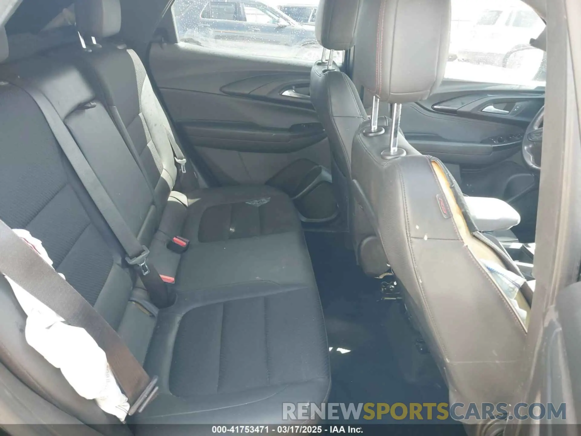 8 Photograph of a damaged car KL79MTSL7MB092543 CHEVROLET TRAILBLAZER 2021