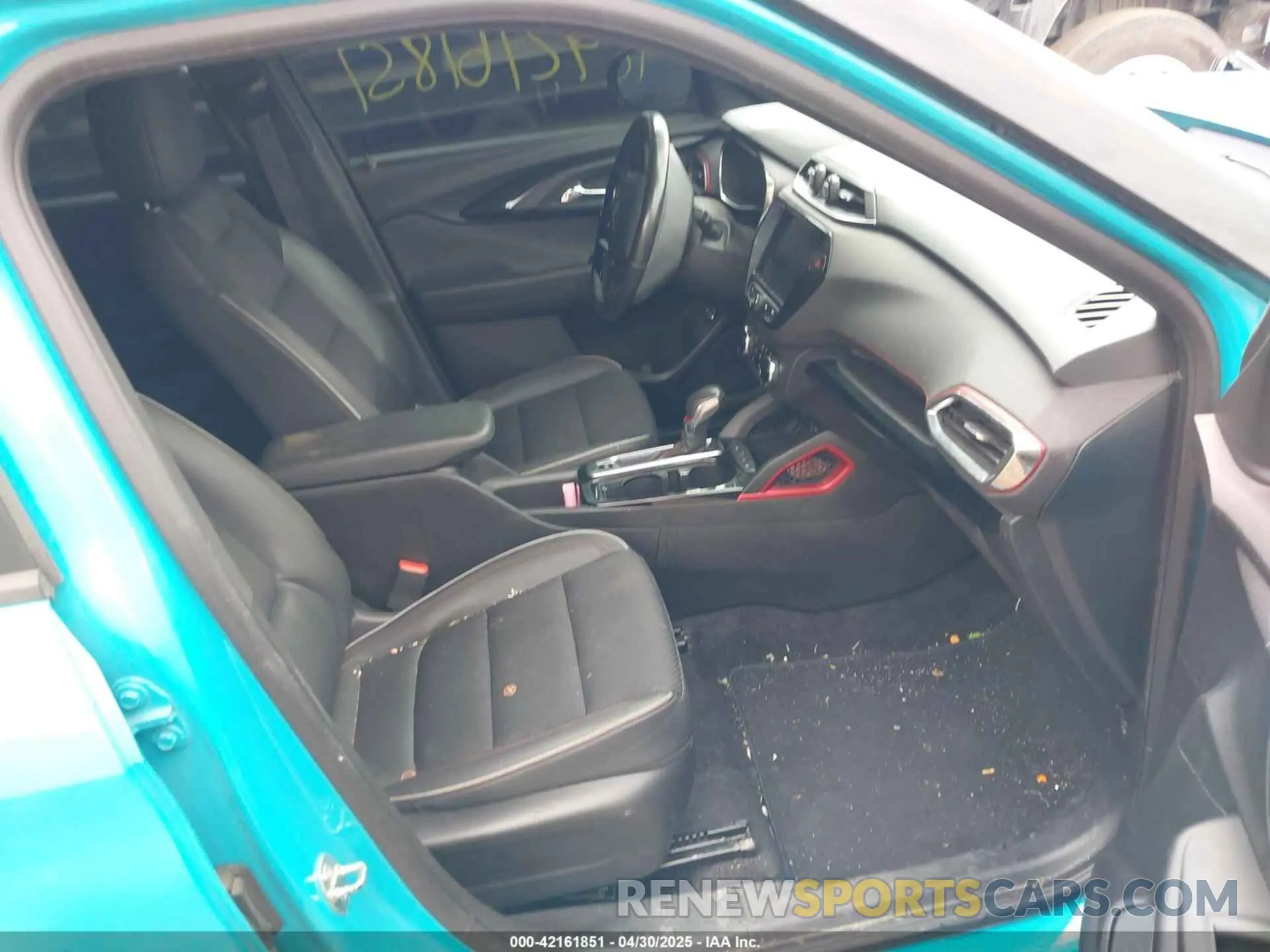 5 Photograph of a damaged car KL79MTSL8MB026034 CHEVROLET TRAILBLAZER 2021
