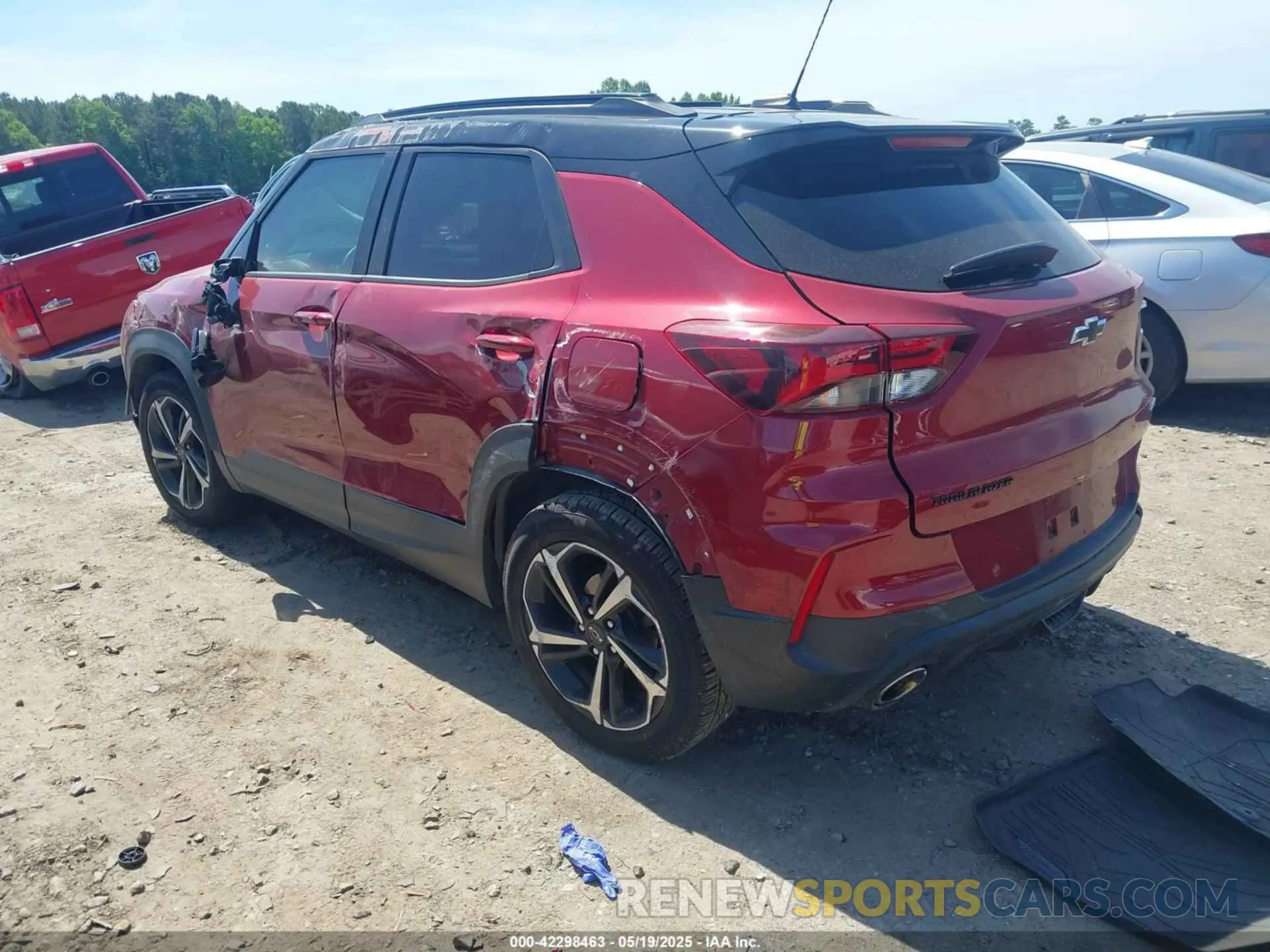 3 Photograph of a damaged car KL79MTSLXMB025838 CHEVROLET TRAILBLAZER 2021