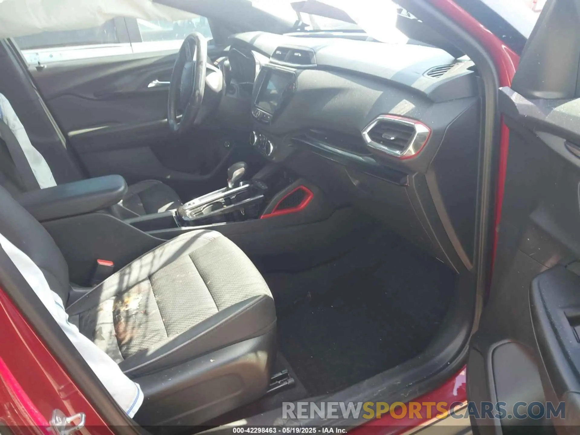 5 Photograph of a damaged car KL79MTSLXMB025838 CHEVROLET TRAILBLAZER 2021