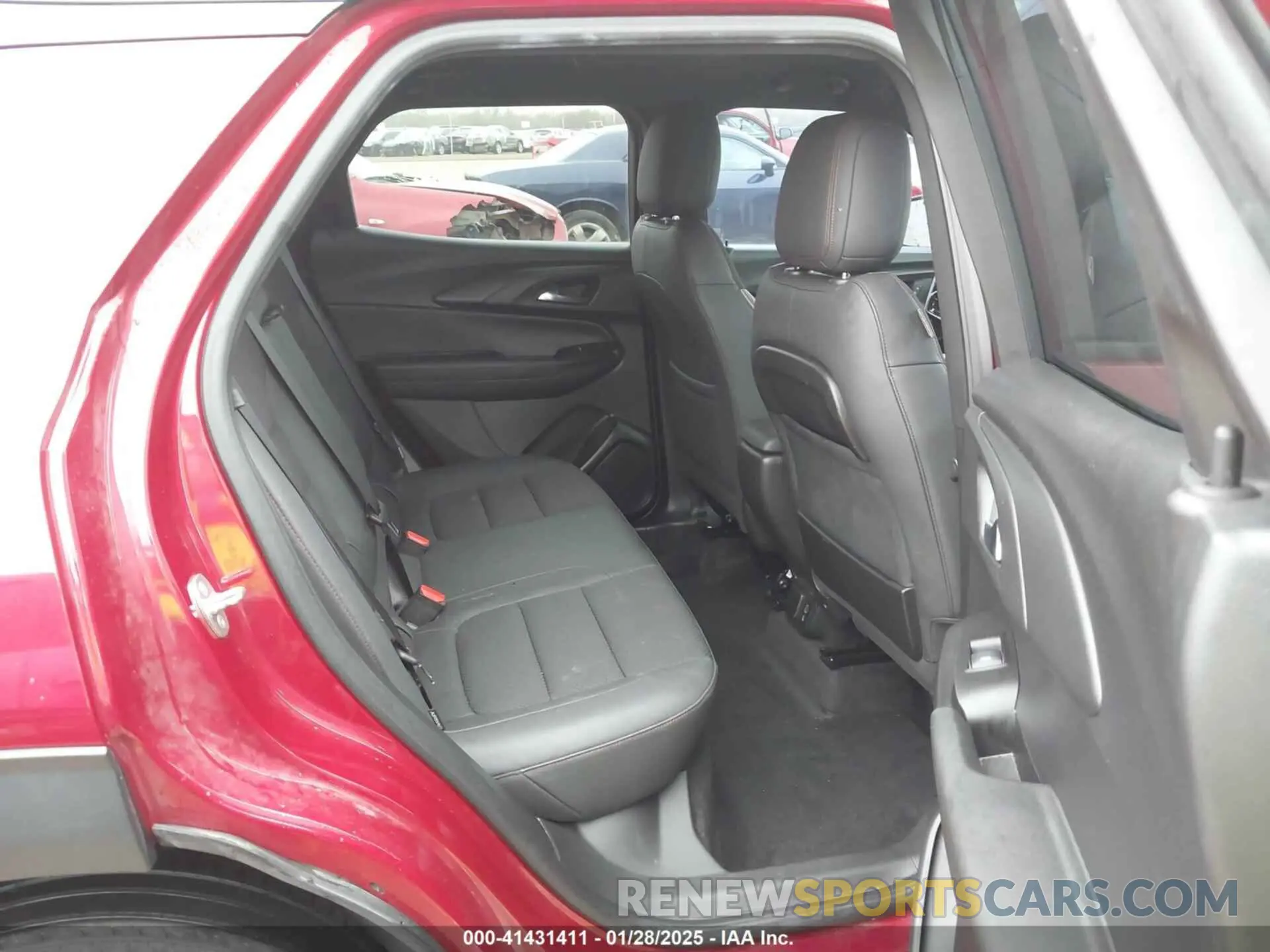 8 Photograph of a damaged car KL79MTSLXMB064381 CHEVROLET TRAILBLAZER 2021