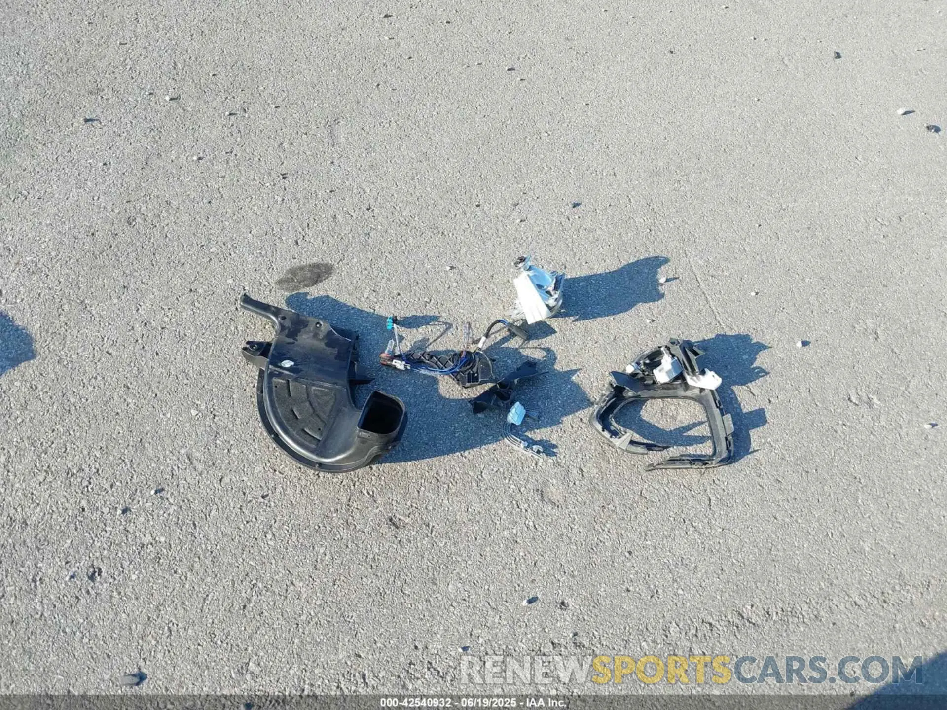 12 Photograph of a damaged car KL79MUSL2MB009431 CHEVROLET TRAILBLAZER 2021