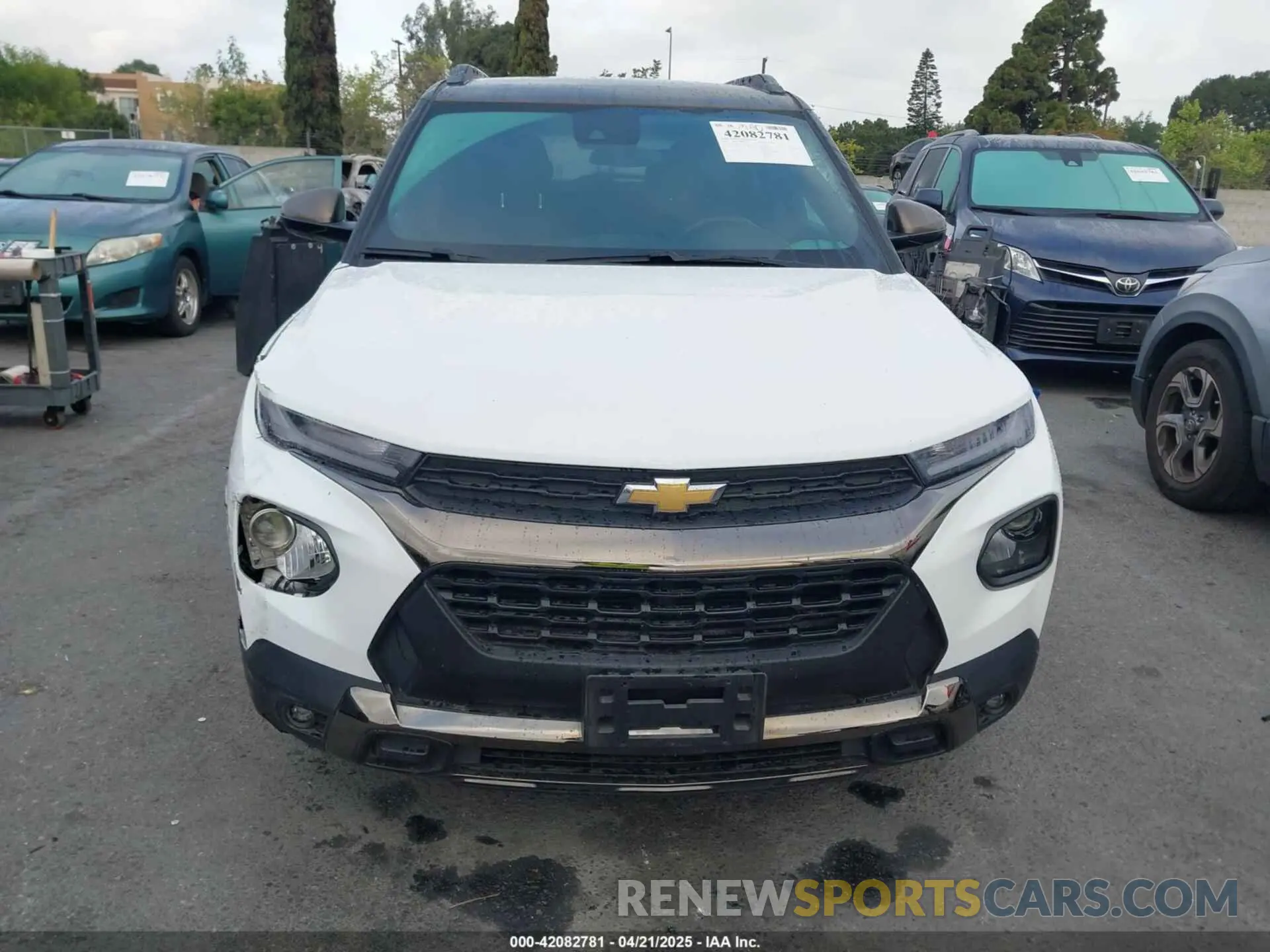 13 Photograph of a damaged car KL79MVSL9MB154343 CHEVROLET TRAILBLAZER 2021