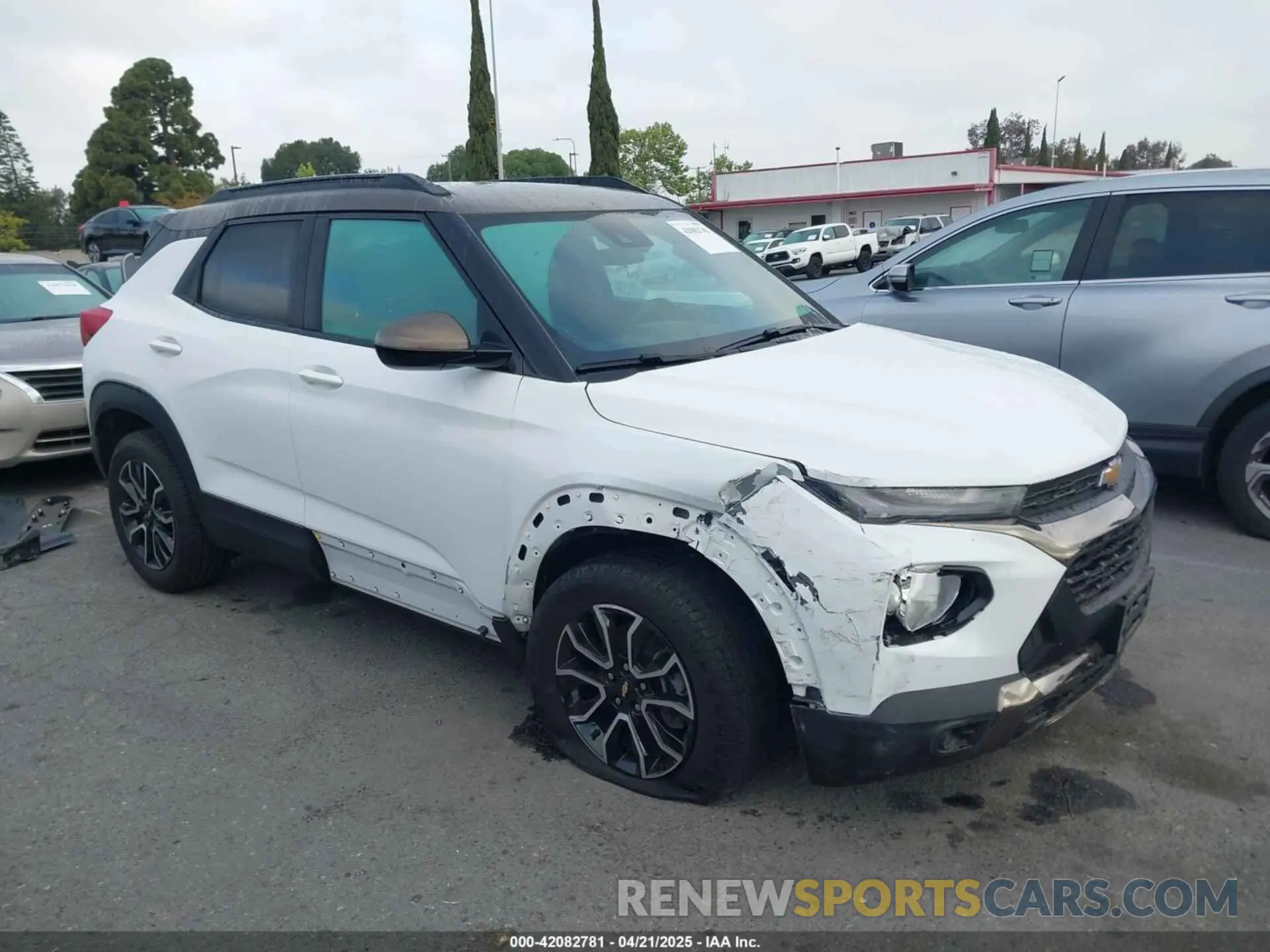 14 Photograph of a damaged car KL79MVSL9MB154343 CHEVROLET TRAILBLAZER 2021