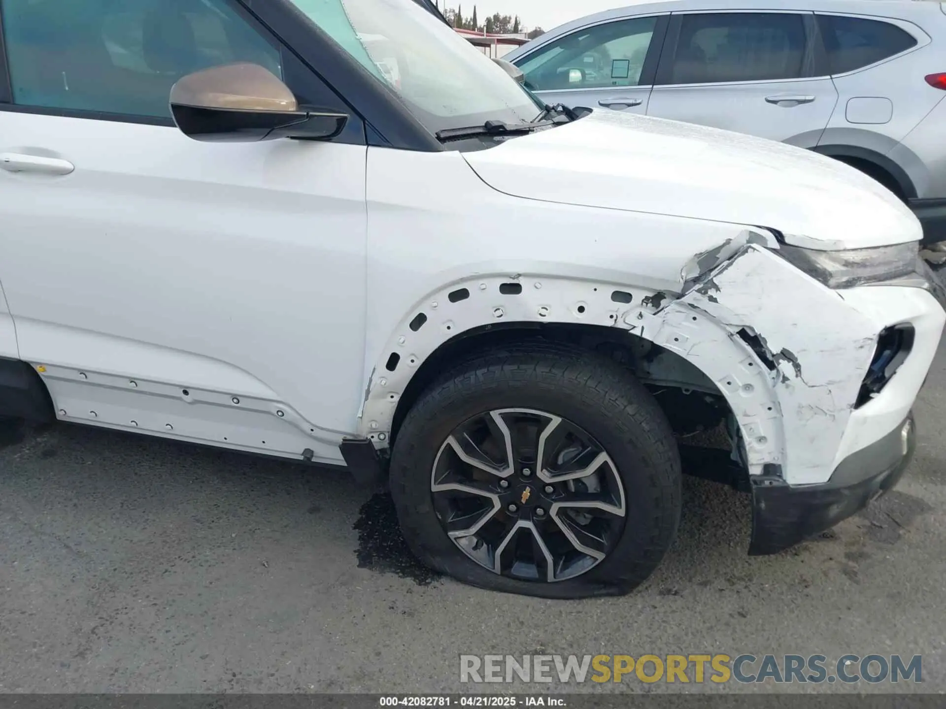 18 Photograph of a damaged car KL79MVSL9MB154343 CHEVROLET TRAILBLAZER 2021