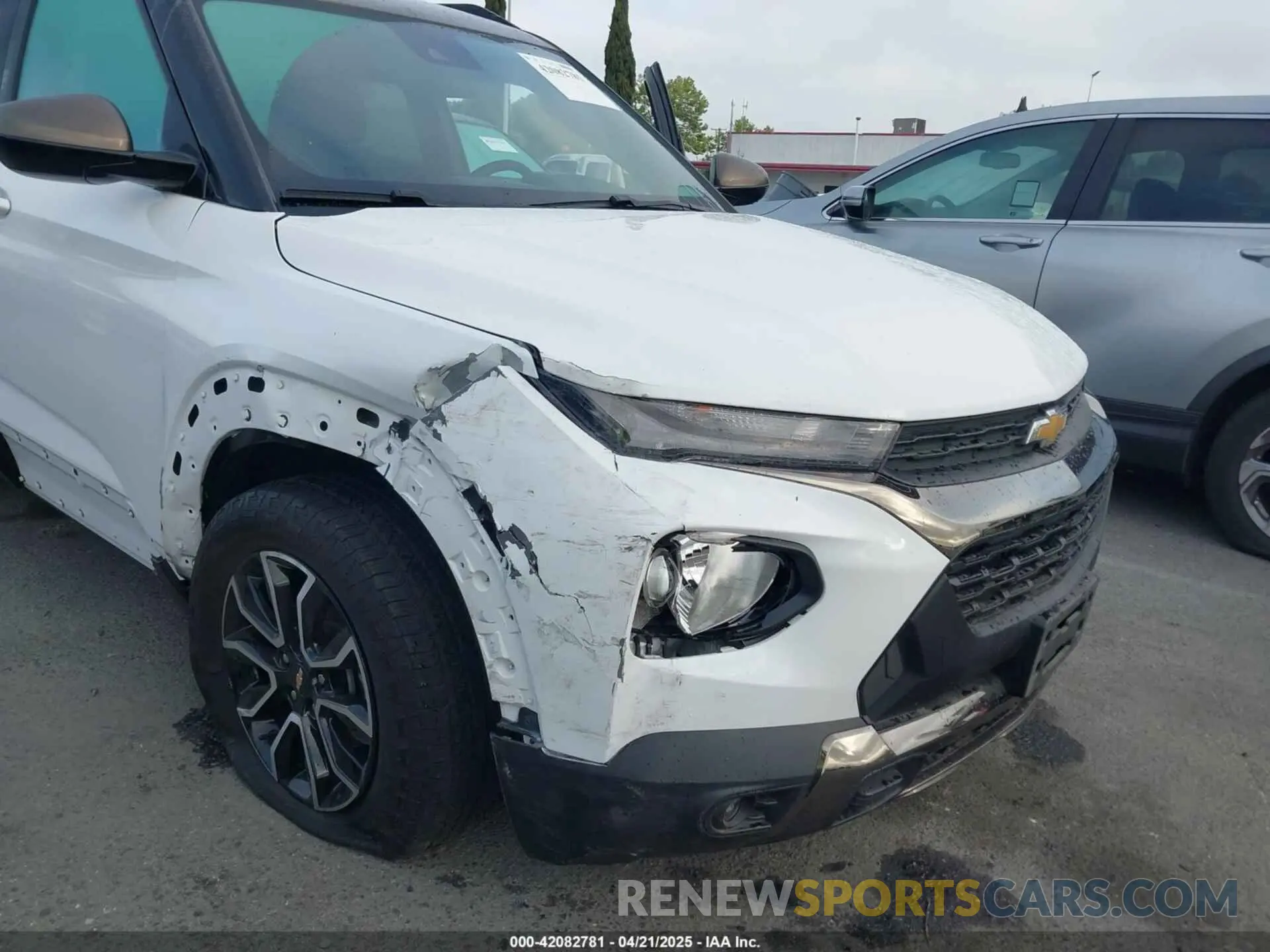 6 Photograph of a damaged car KL79MVSL9MB154343 CHEVROLET TRAILBLAZER 2021