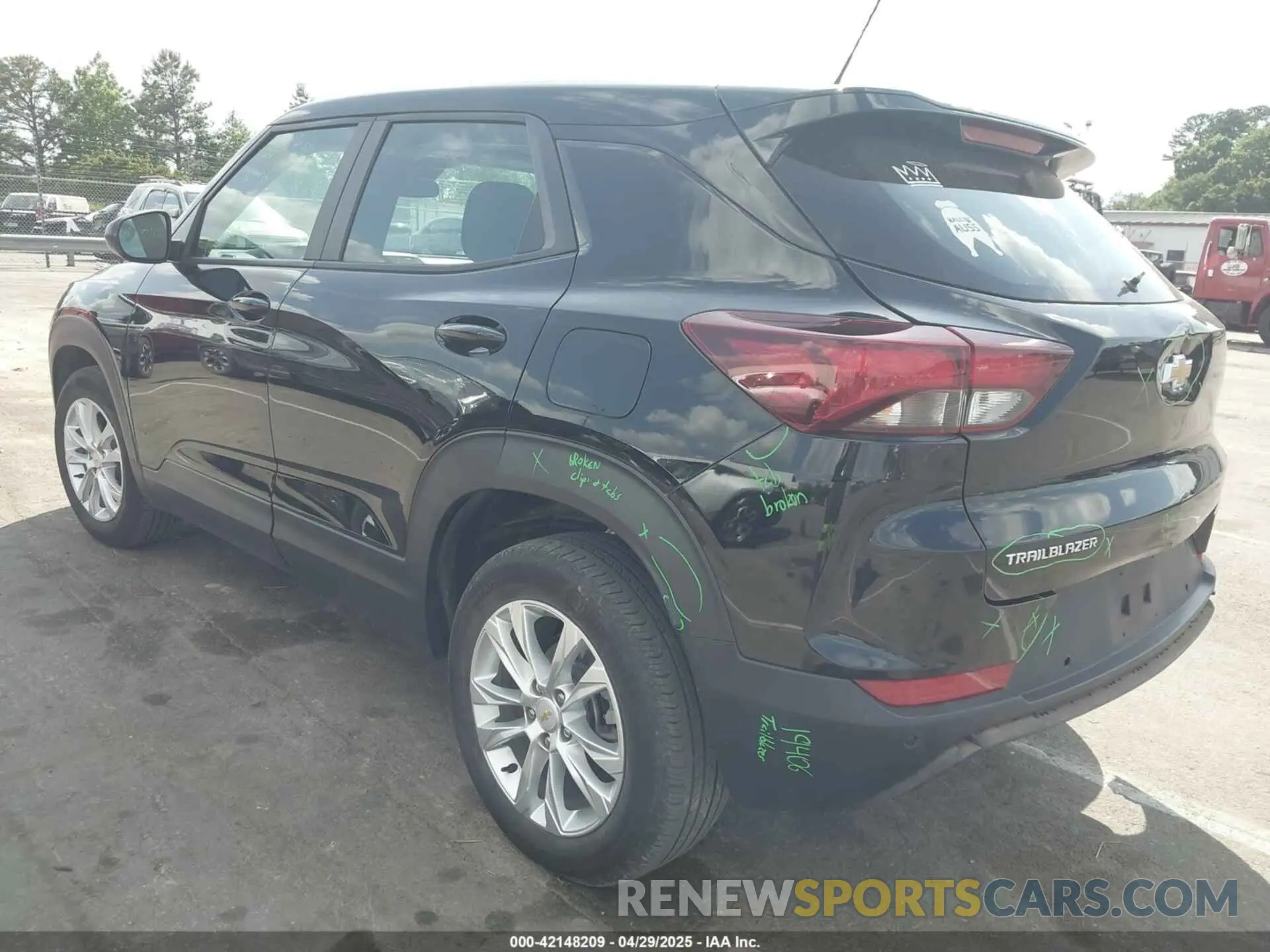 3 Photograph of a damaged car KL79MMS29NB136993 CHEVROLET TRAILBLAZER 2022