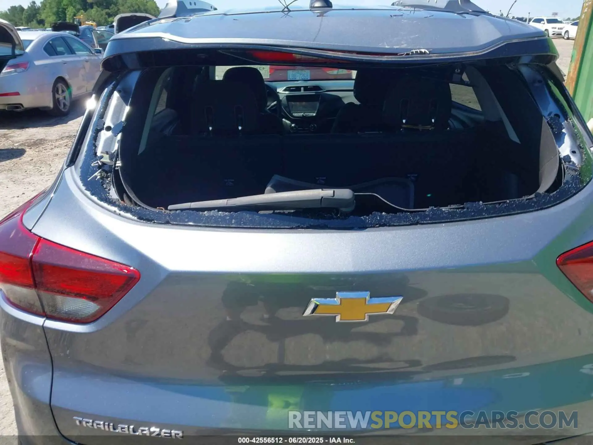 18 Photograph of a damaged car KL79MPS26NB015632 CHEVROLET TRAILBLAZER 2022