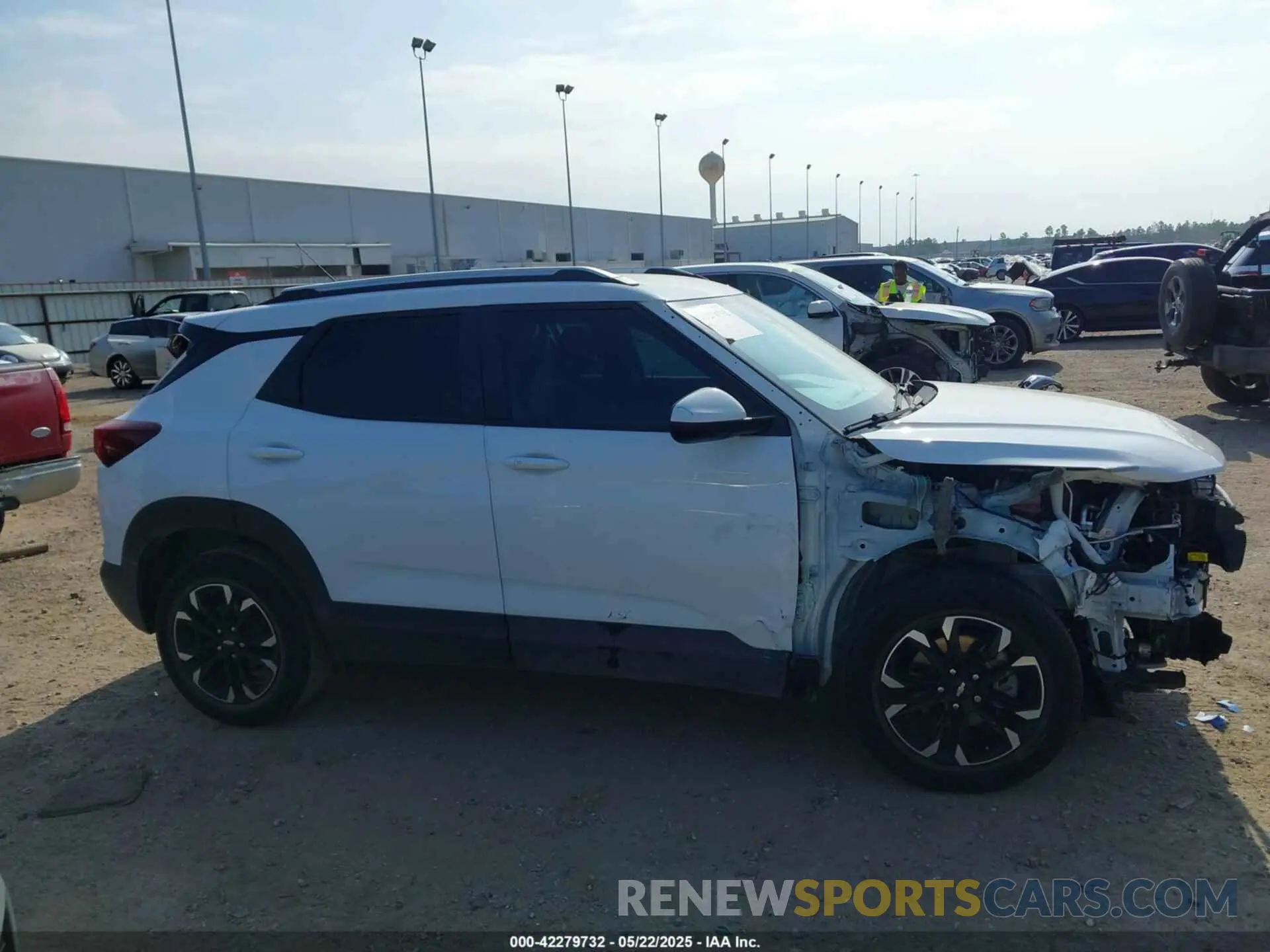 14 Photograph of a damaged car KL79MPS26NB120882 CHEVROLET TRAILBLAZER 2022