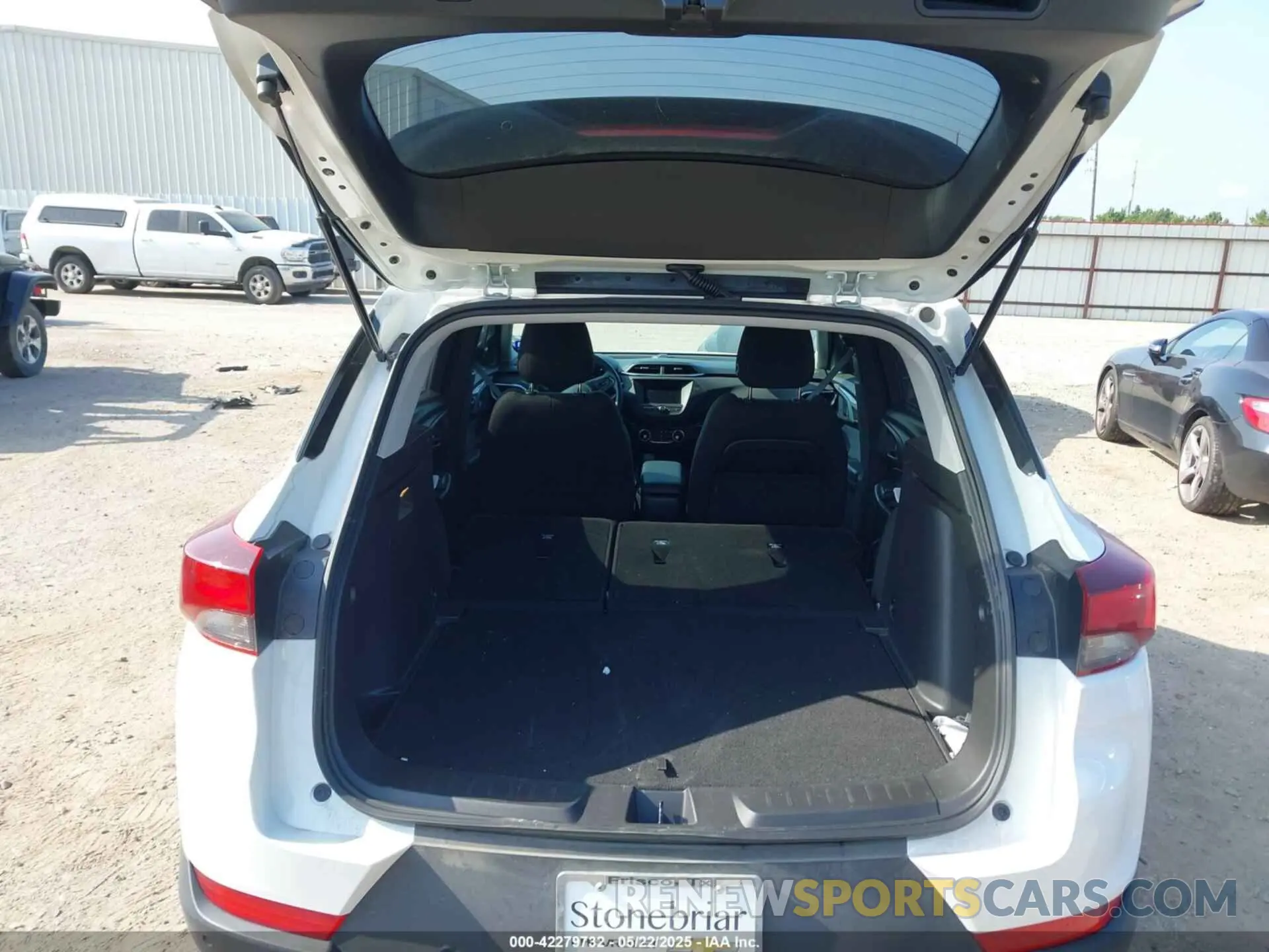 18 Photograph of a damaged car KL79MPS26NB120882 CHEVROLET TRAILBLAZER 2022
