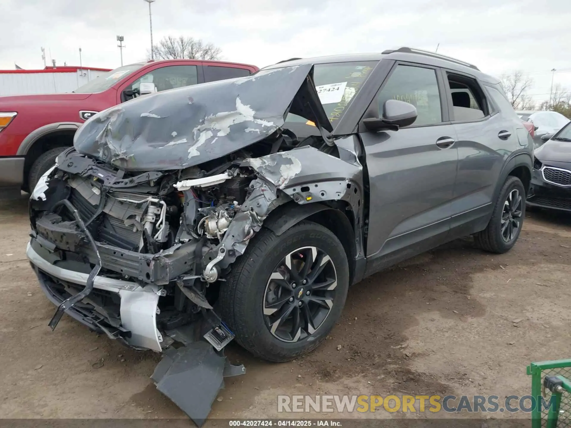 2 Photograph of a damaged car KL79MPS29NB072942 CHEVROLET TRAILBLAZER 2022