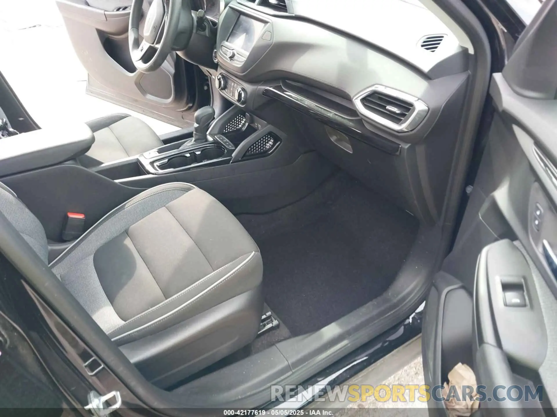 5 Photograph of a damaged car KL79MPSL1NB041029 CHEVROLET TRAILBLAZER 2022