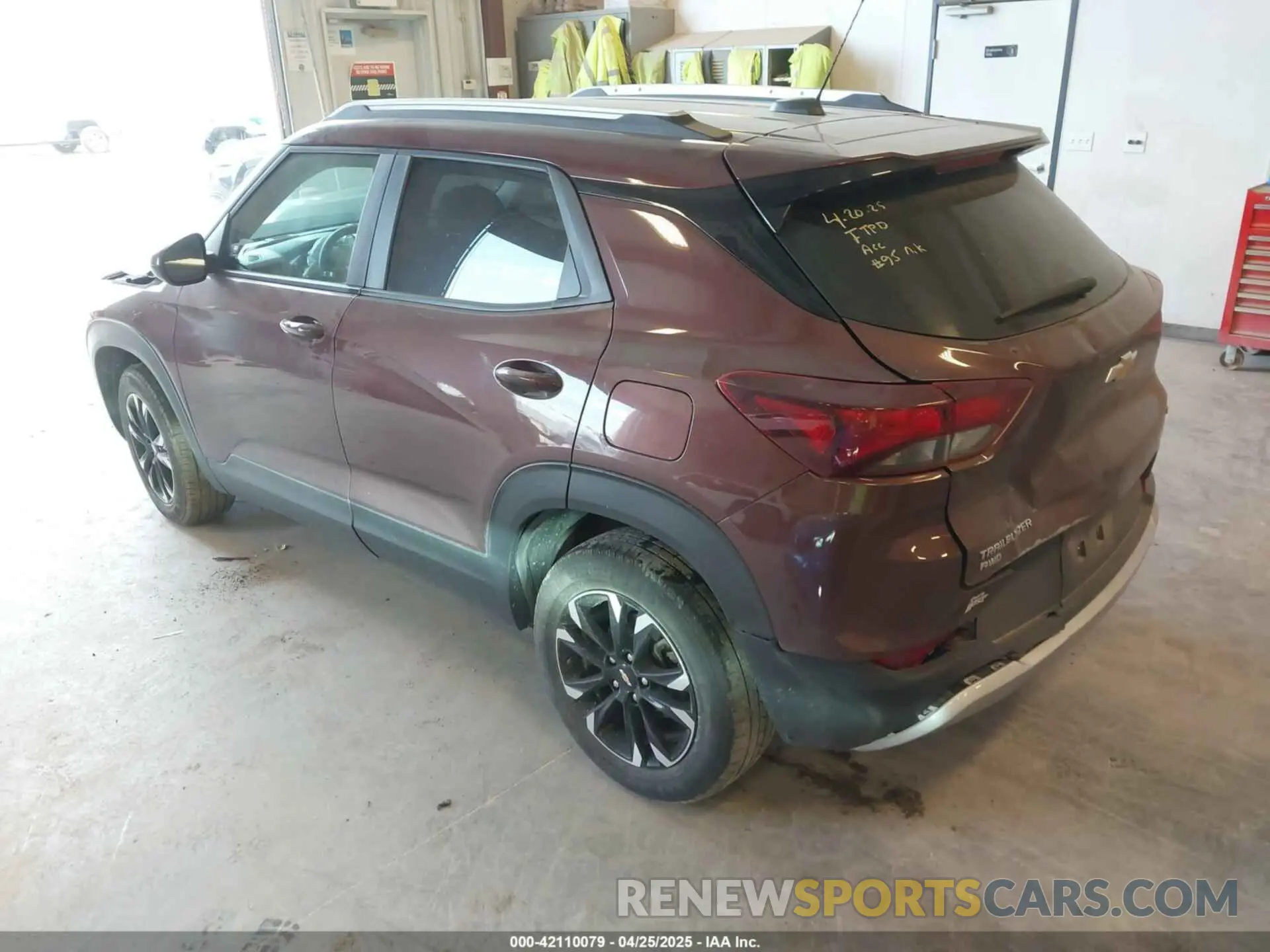 3 Photograph of a damaged car KL79MRSL2NB009024 CHEVROLET TRAILBLAZER 2022