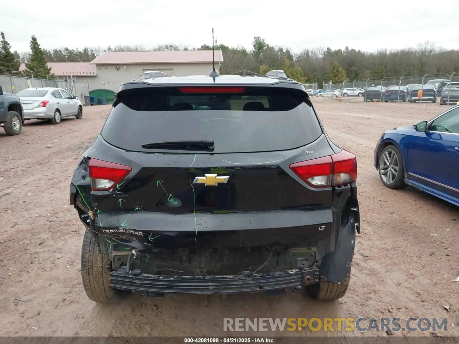17 Photograph of a damaged car KL79MRSL6NB012136 CHEVROLET TRAILBLAZER 2022