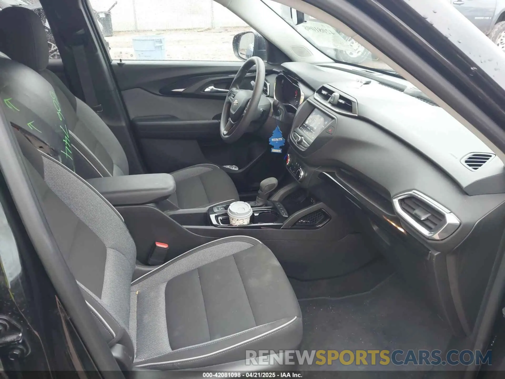 5 Photograph of a damaged car KL79MRSL6NB012136 CHEVROLET TRAILBLAZER 2022