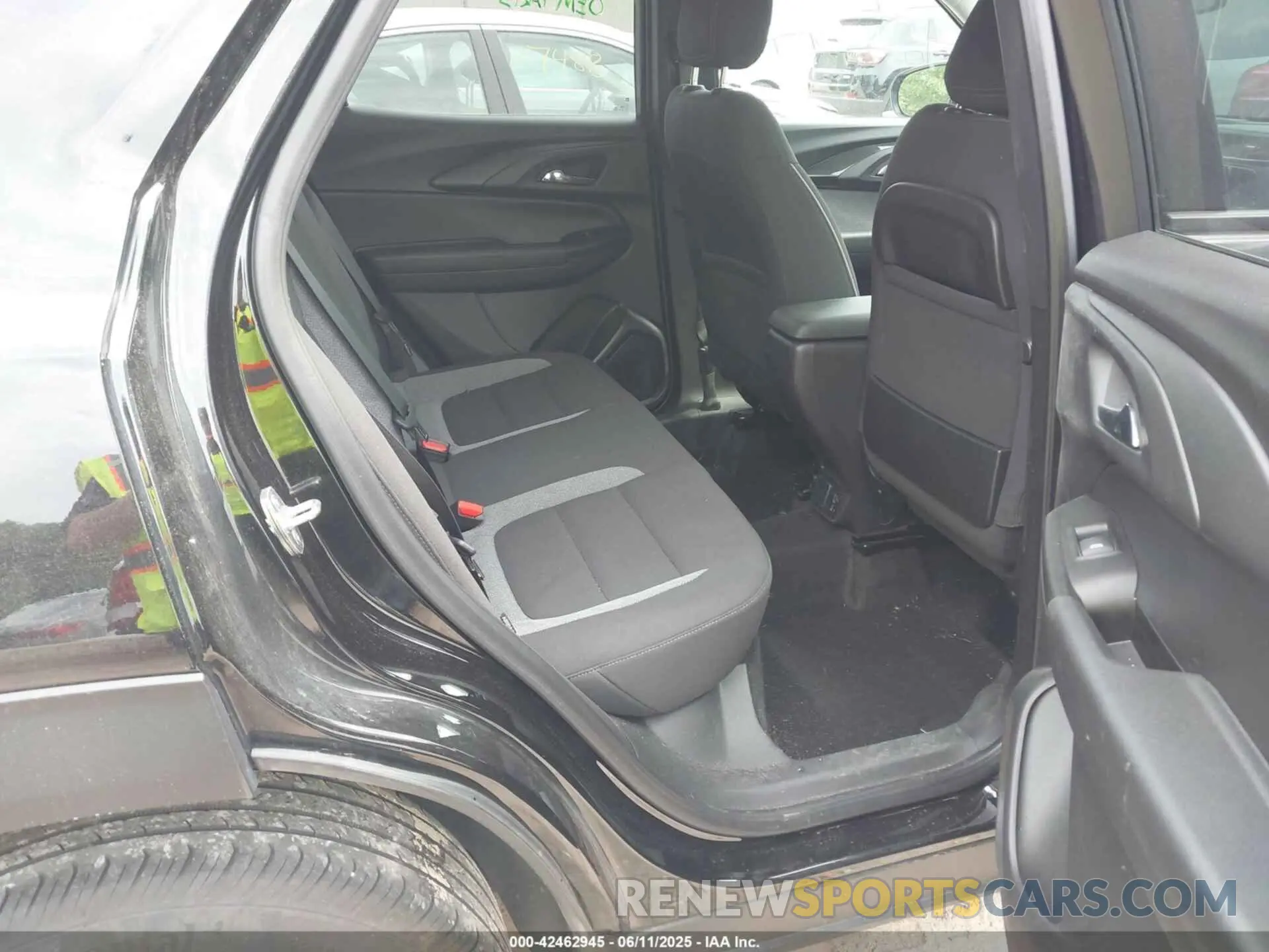 8 Photograph of a damaged car KL79MRSL6NB104914 CHEVROLET TRAILBLAZER 2022