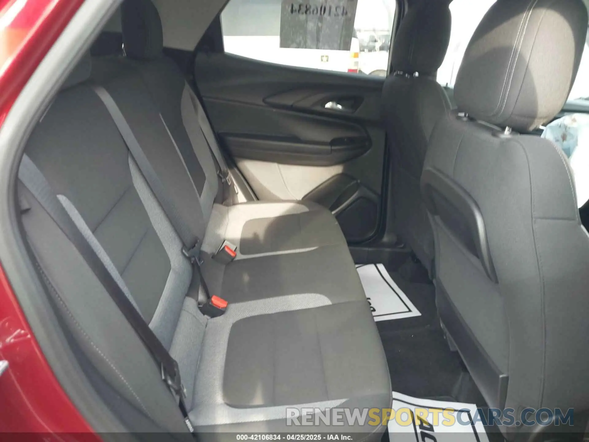 8 Photograph of a damaged car KL79MRSL8NB096010 CHEVROLET TRAILBLAZER 2022
