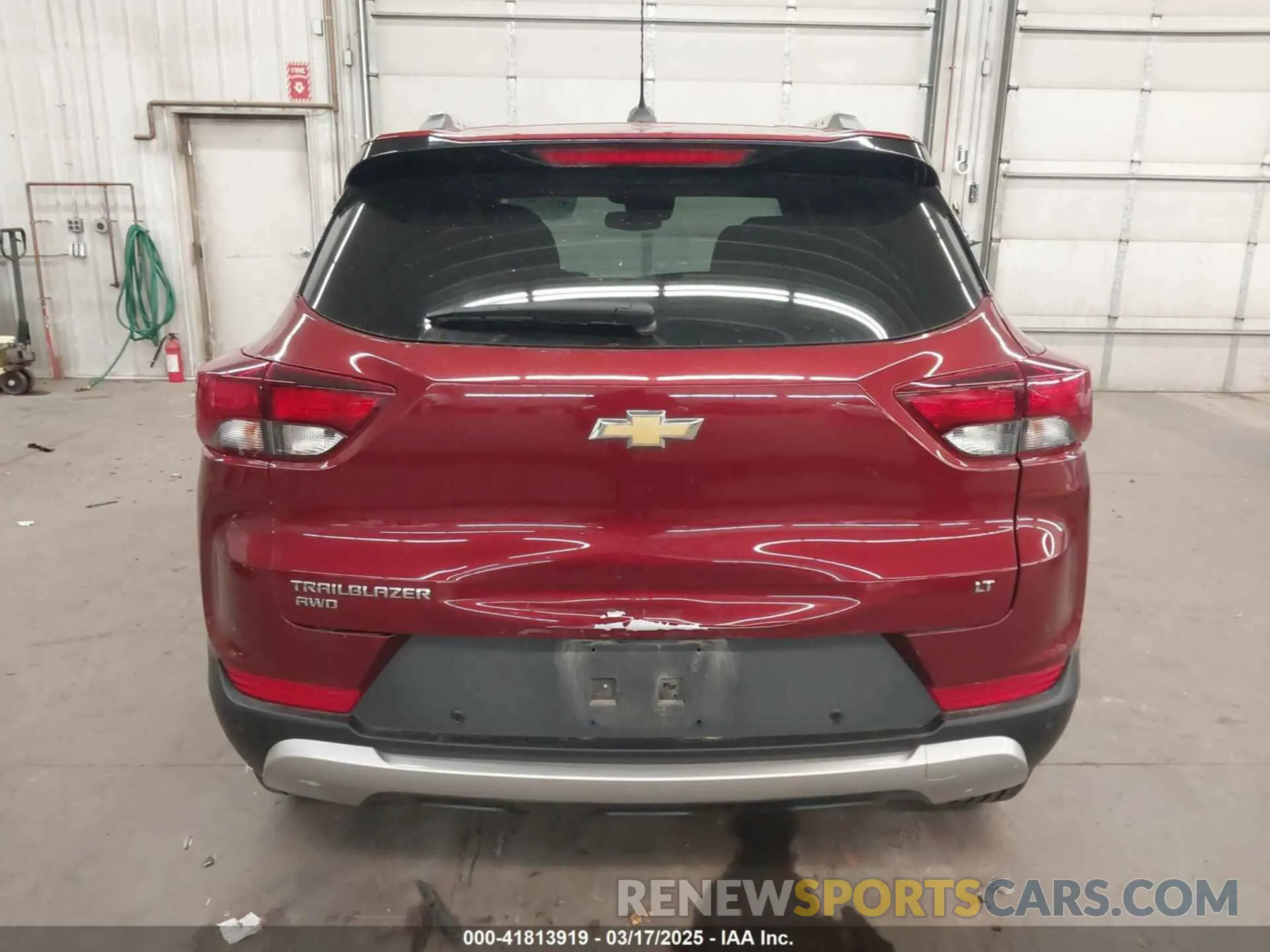 17 Photograph of a damaged car KL79MRSL9NB093262 CHEVROLET TRAILBLAZER 2022
