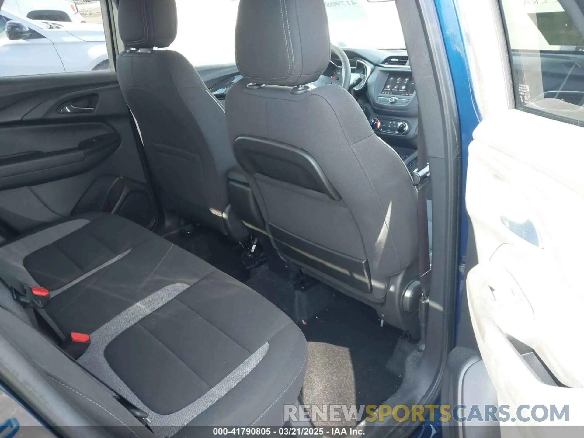 8 Photograph of a damaged car KL79MRSLXNB087499 CHEVROLET TRAILBLAZER 2022