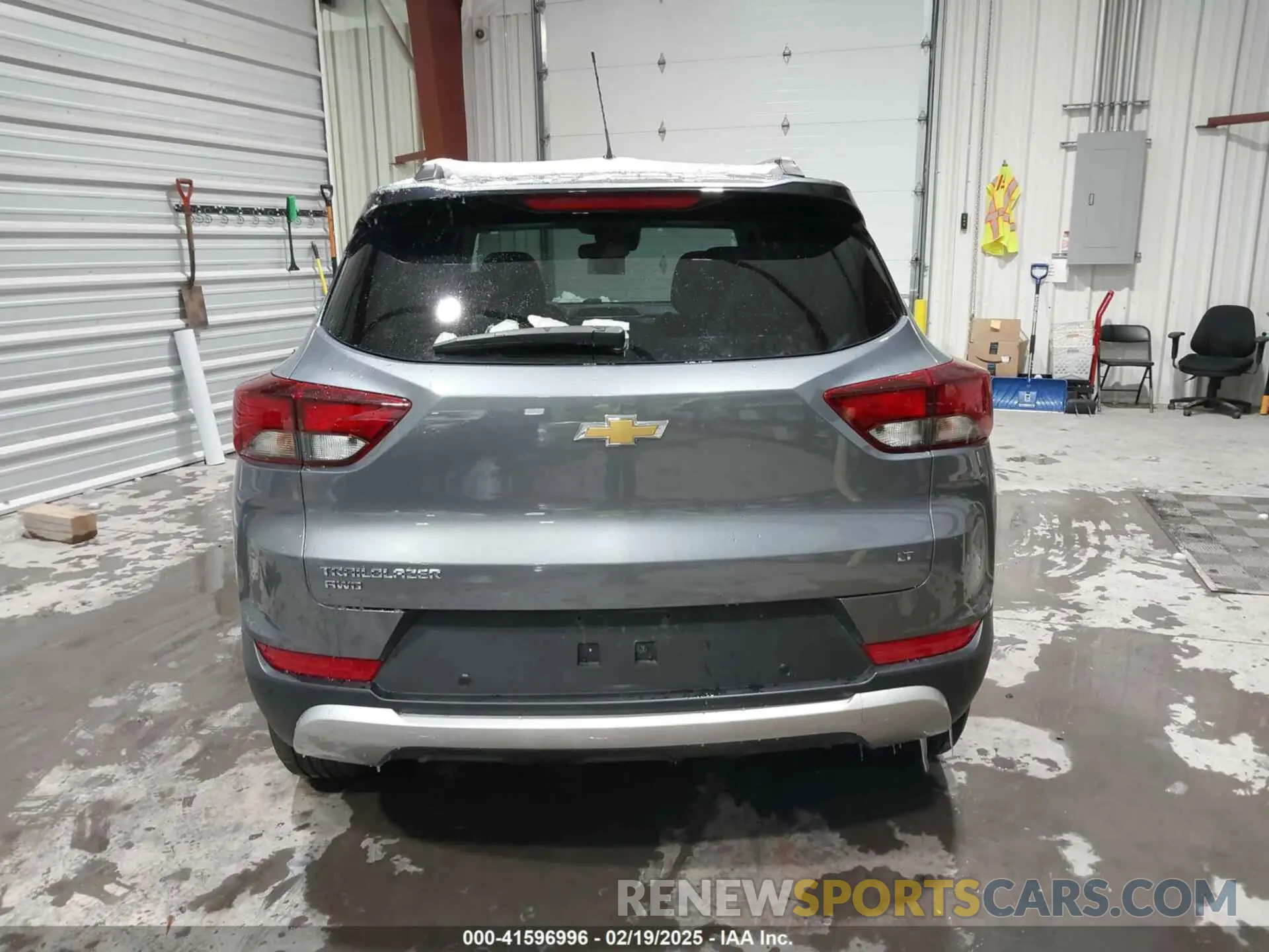 17 Photograph of a damaged car KL79MRSLXNB106522 CHEVROLET TRAILBLAZER 2022