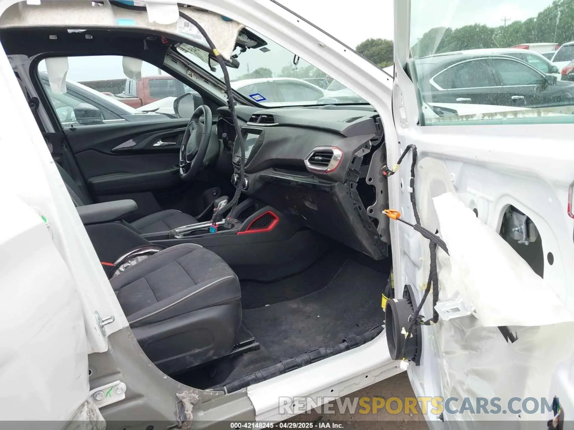 5 Photograph of a damaged car KL79MTSL3NB118959 CHEVROLET TRAILBLAZER 2022