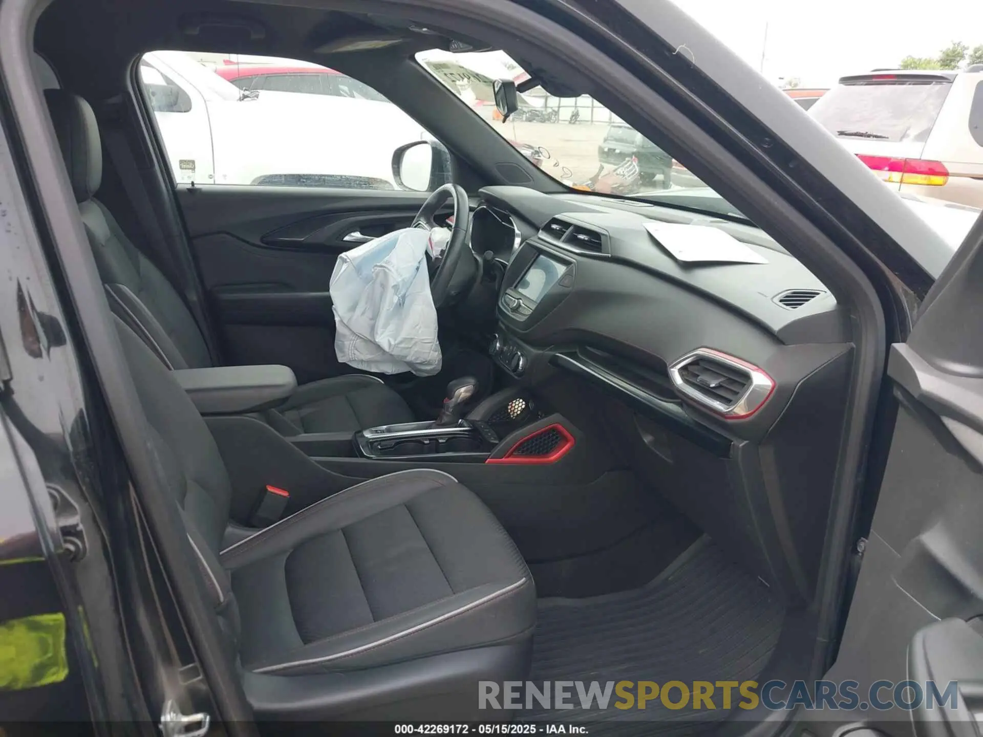 5 Photograph of a damaged car KL79MTSL5NB061647 CHEVROLET TRAILBLAZER 2022