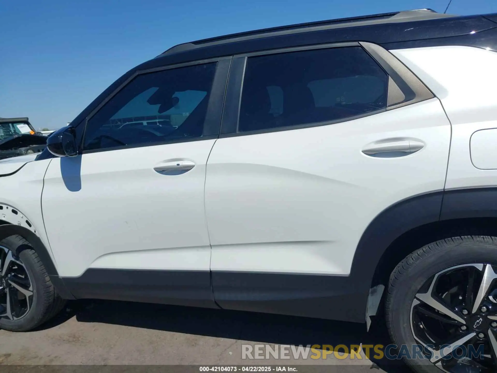 14 Photograph of a damaged car KL79MTSL8NB120156 CHEVROLET TRAILBLAZER 2022