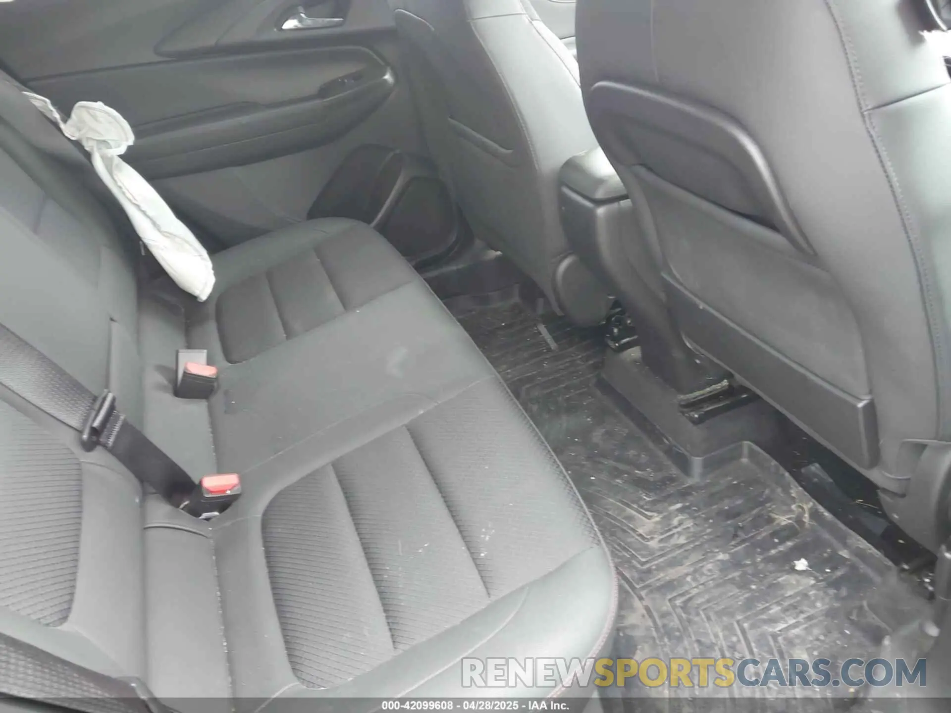 8 Photograph of a damaged car KL79MTSL9NB119159 CHEVROLET TRAILBLAZER 2022