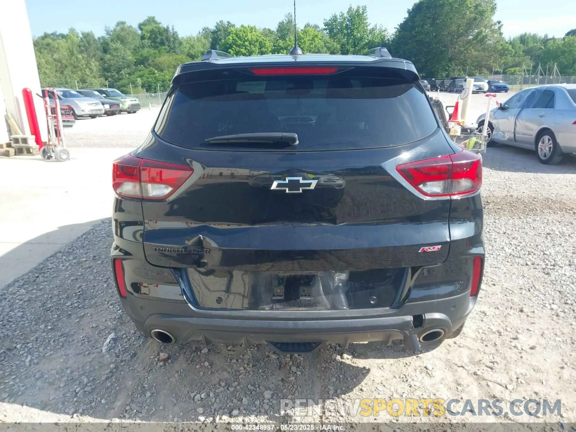 17 Photograph of a damaged car KL79MTSLXNB147004 CHEVROLET TRAILBLAZER 2022