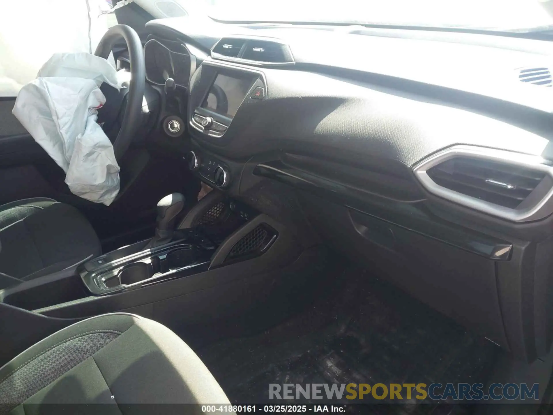 5 Photograph of a damaged car KL79MMS22PB106401 CHEVROLET TRAILBLAZER 2023