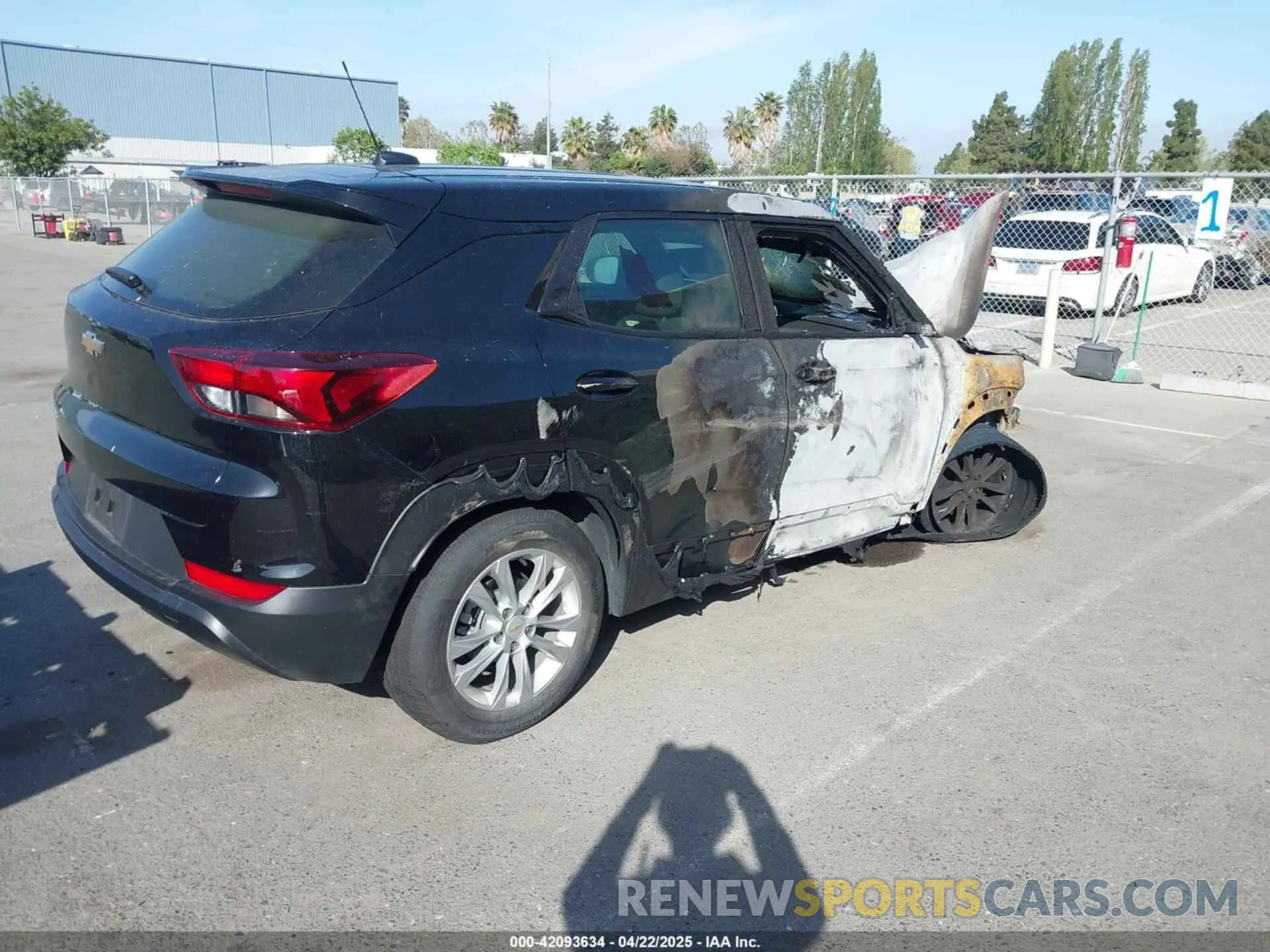 4 Photograph of a damaged car KL79MMS23PB201971 CHEVROLET TRAILBLAZER 2023