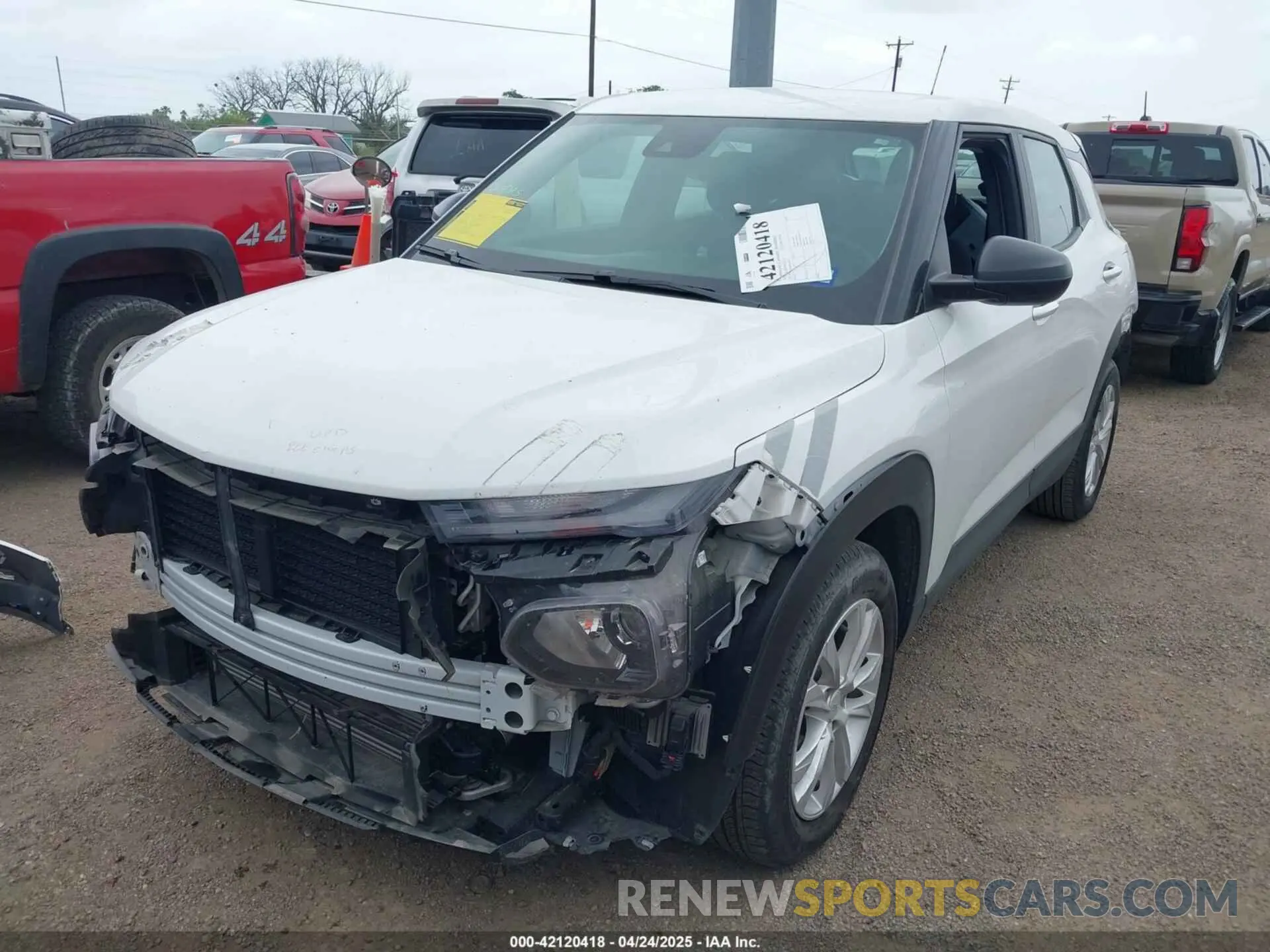 2 Photograph of a damaged car KL79MMS25PB198197 CHEVROLET TRAILBLAZER 2023