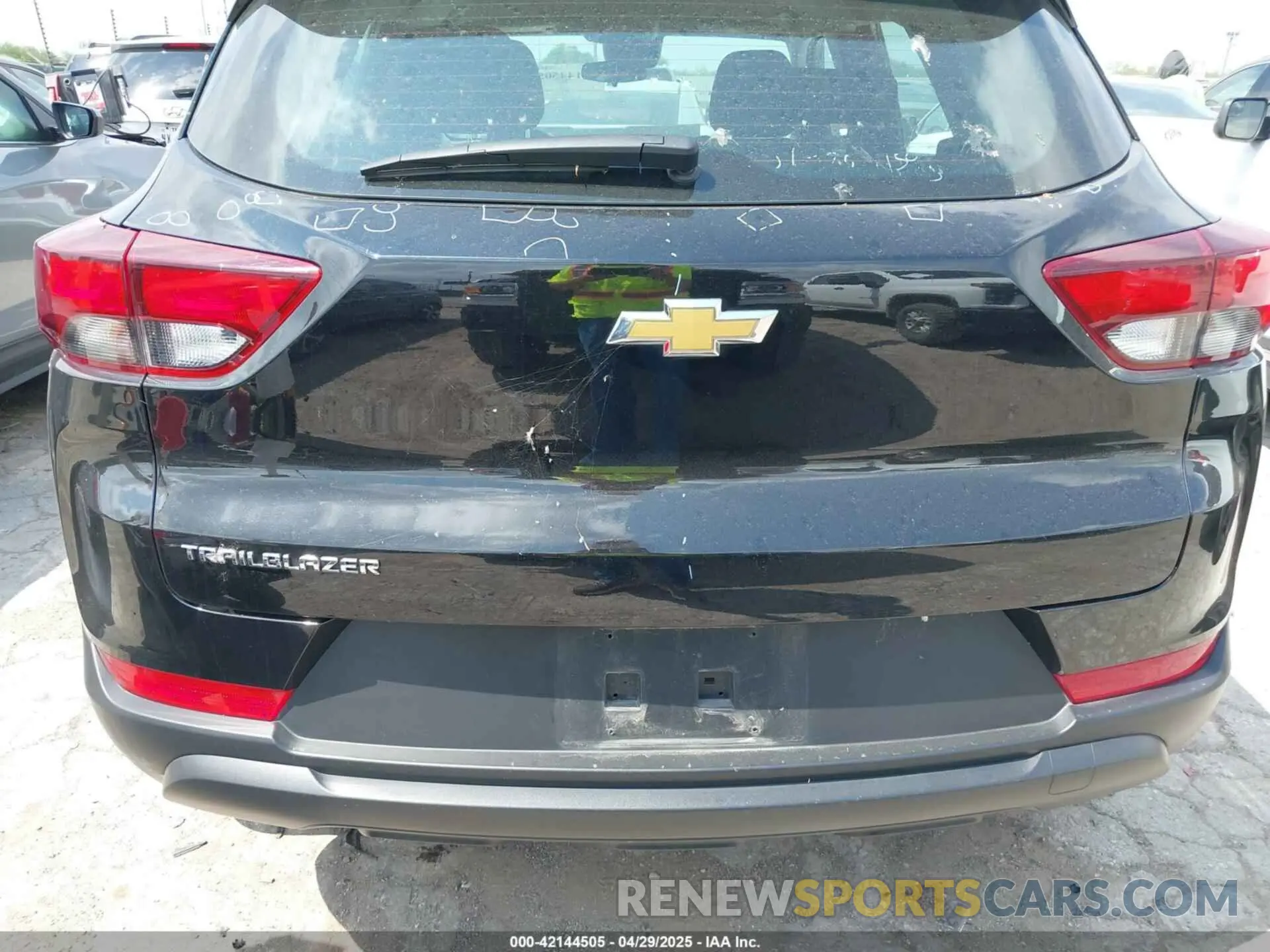 16 Photograph of a damaged car KL79MMS26PB169162 CHEVROLET TRAILBLAZER 2023
