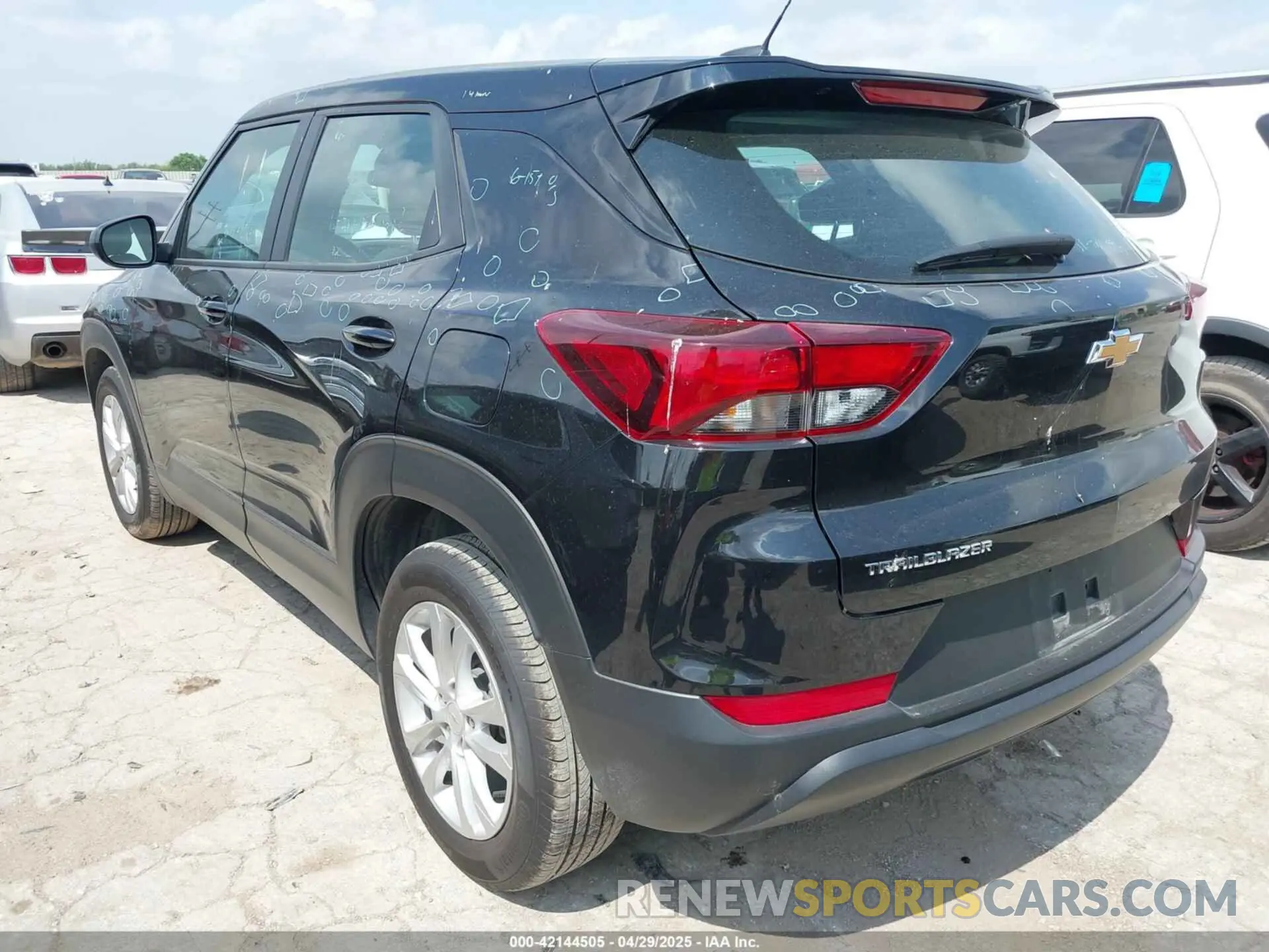 3 Photograph of a damaged car KL79MMS26PB169162 CHEVROLET TRAILBLAZER 2023