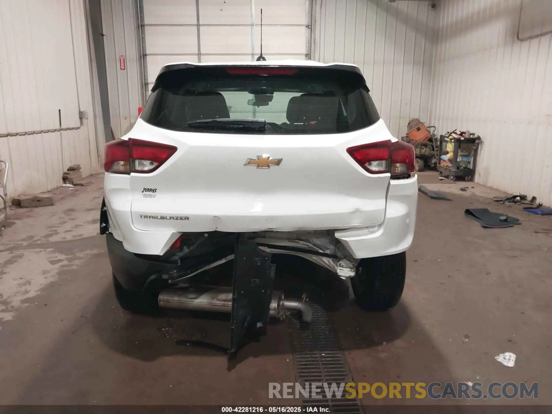 17 Photograph of a damaged car KL79MMS2XPB179452 CHEVROLET TRAILBLAZER 2023