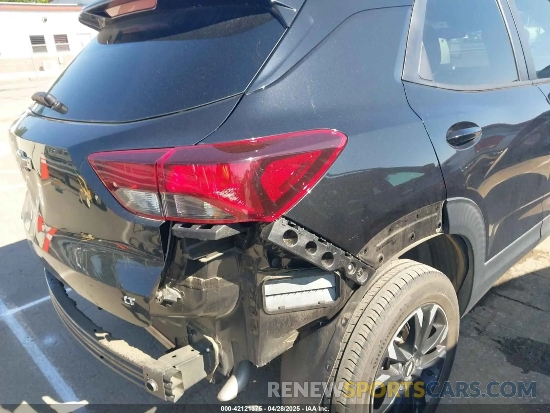 18 Photograph of a damaged car KL79MPS22PB034150 CHEVROLET TRAILBLAZER 2023