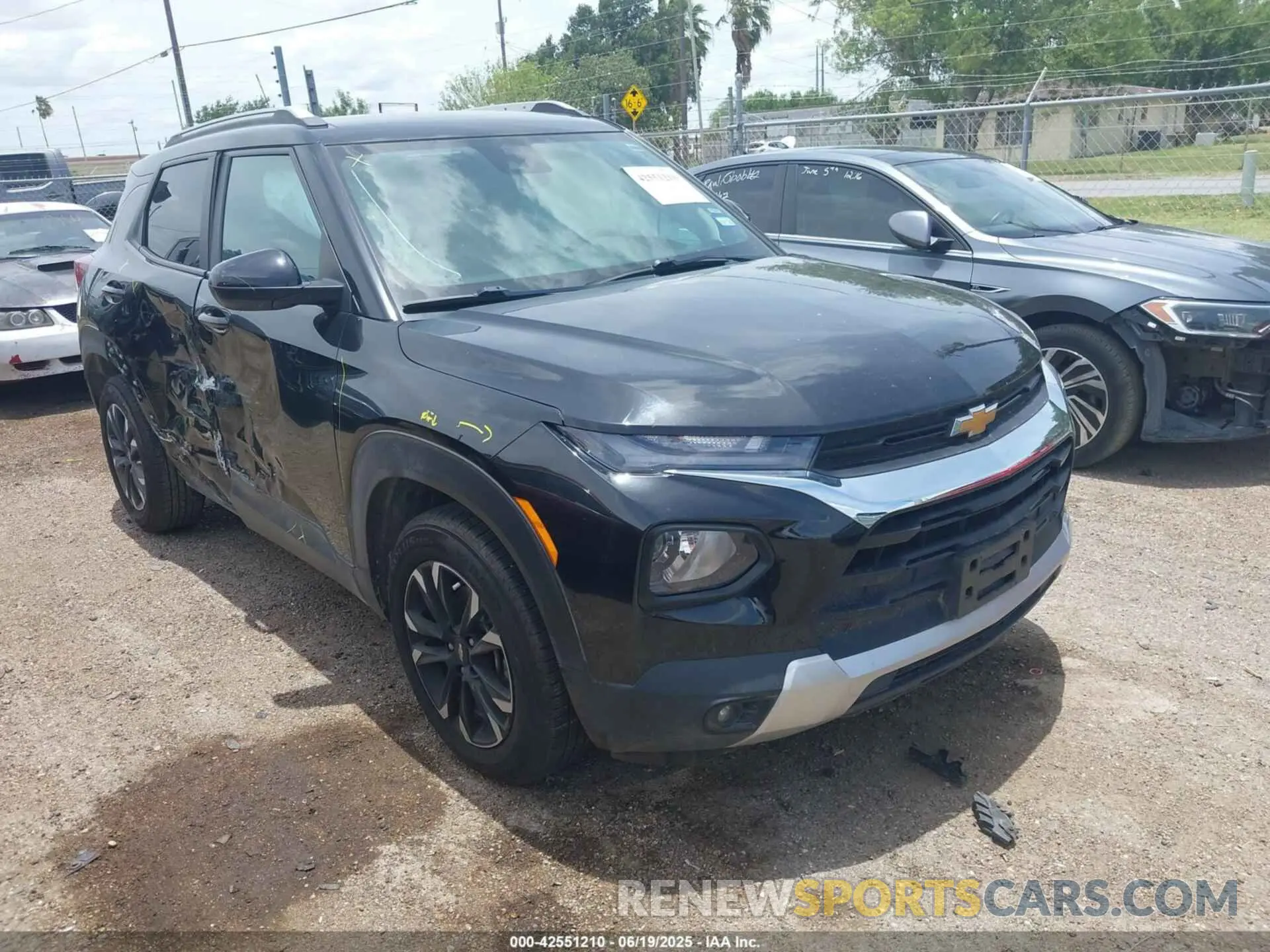 1 Photograph of a damaged car KL79MPS22PB056021 CHEVROLET TRAILBLAZER 2023