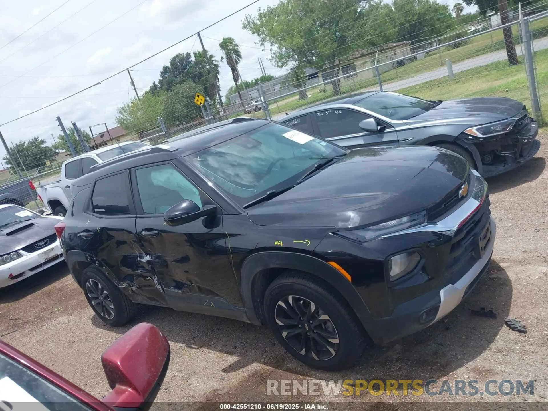13 Photograph of a damaged car KL79MPS22PB056021 CHEVROLET TRAILBLAZER 2023