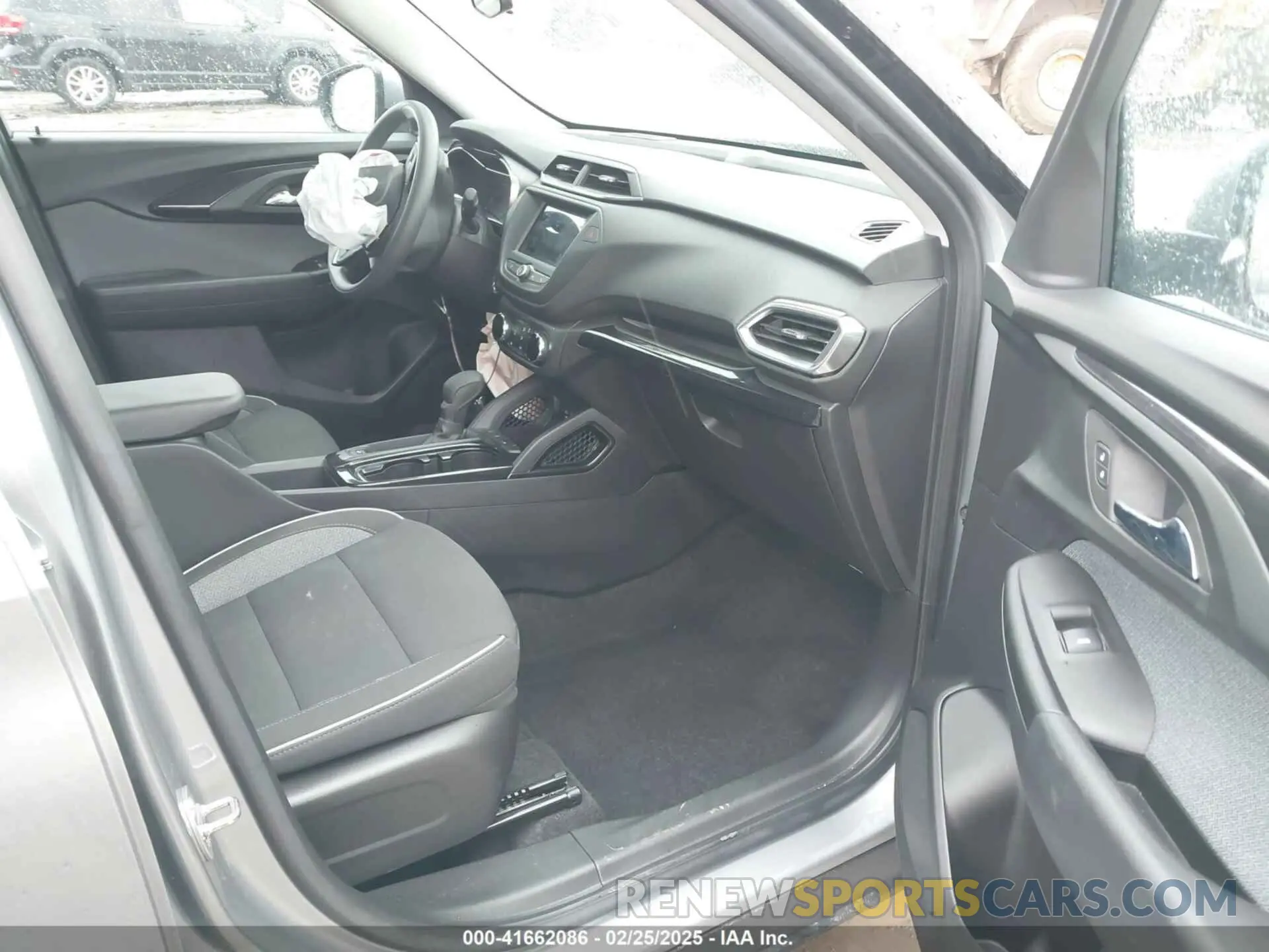 5 Photograph of a damaged car KL79MPS25PB099641 CHEVROLET TRAILBLAZER 2023