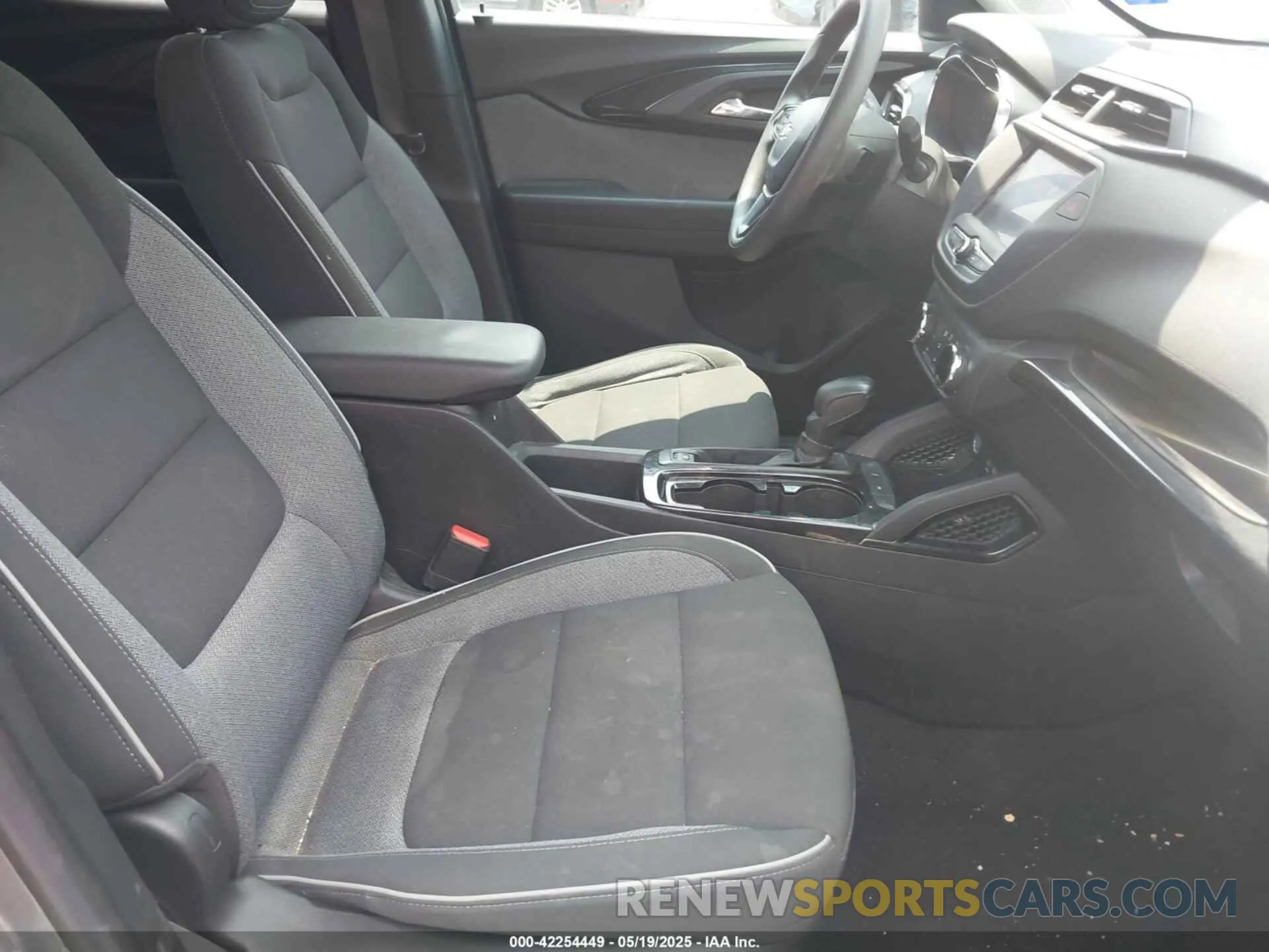 5 Photograph of a damaged car KL79MPS26PB045670 CHEVROLET TRAILBLAZER 2023