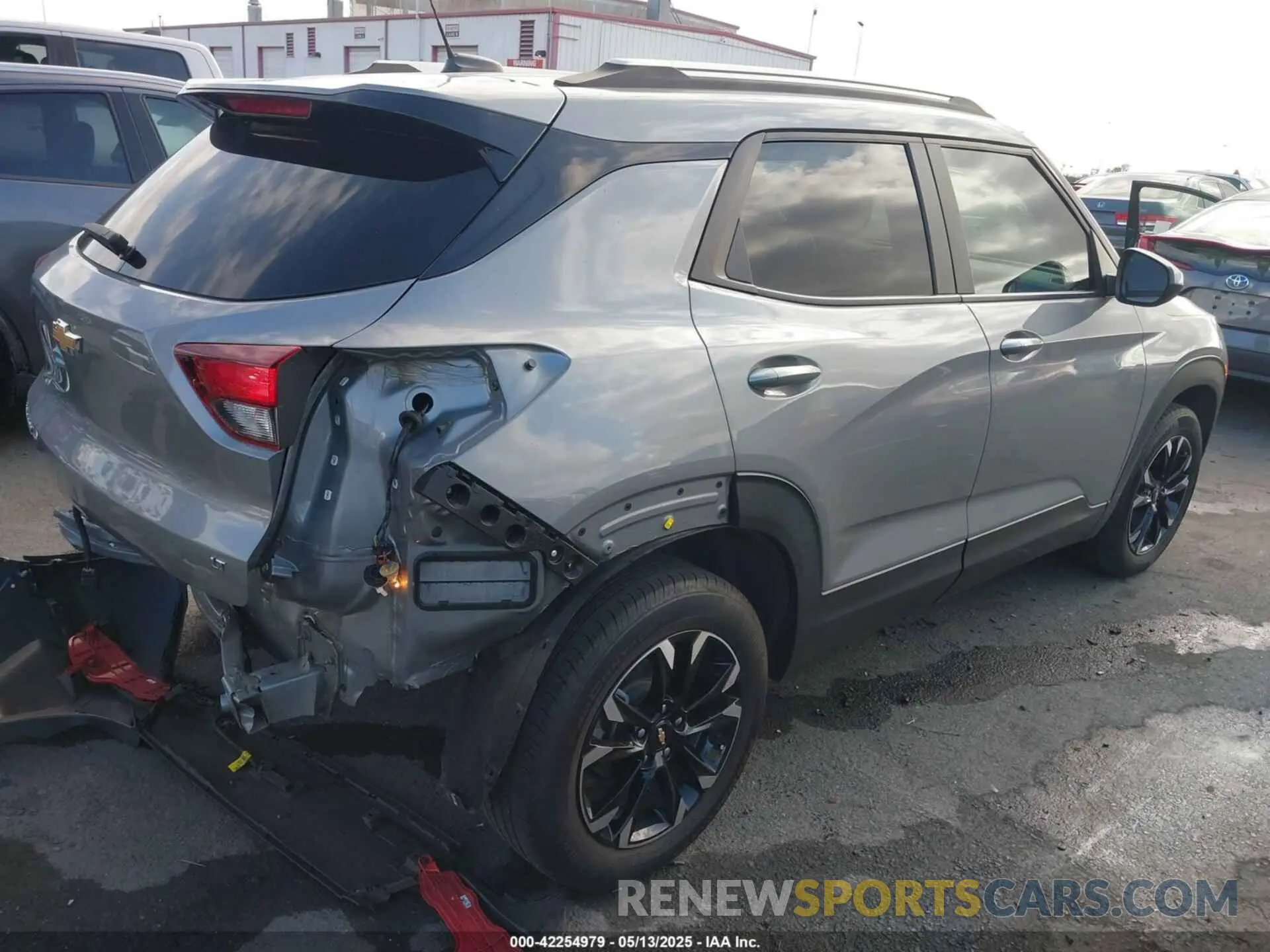 4 Photograph of a damaged car KL79MPS26PB107584 CHEVROLET TRAILBLAZER 2023