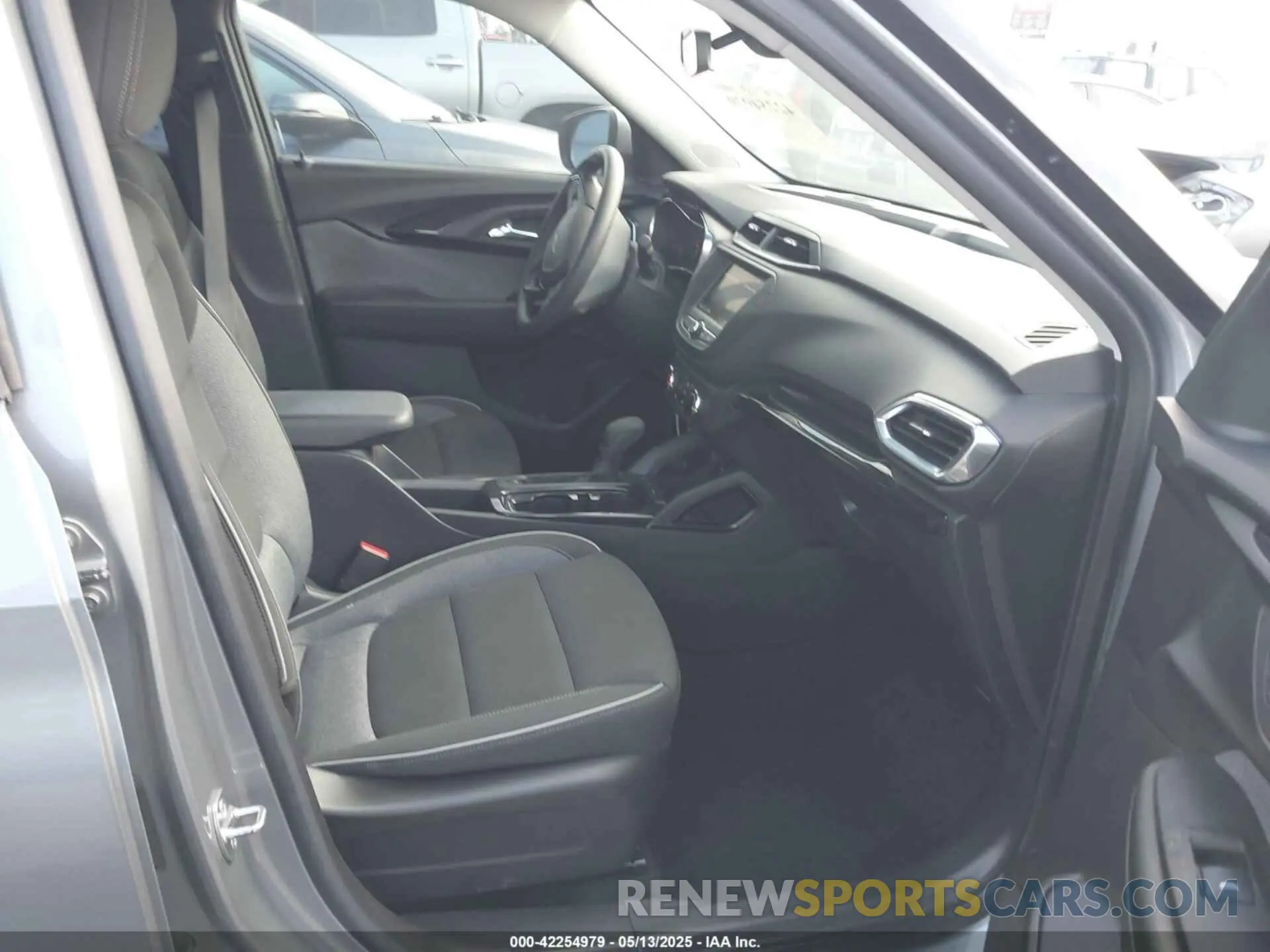 5 Photograph of a damaged car KL79MPS26PB107584 CHEVROLET TRAILBLAZER 2023