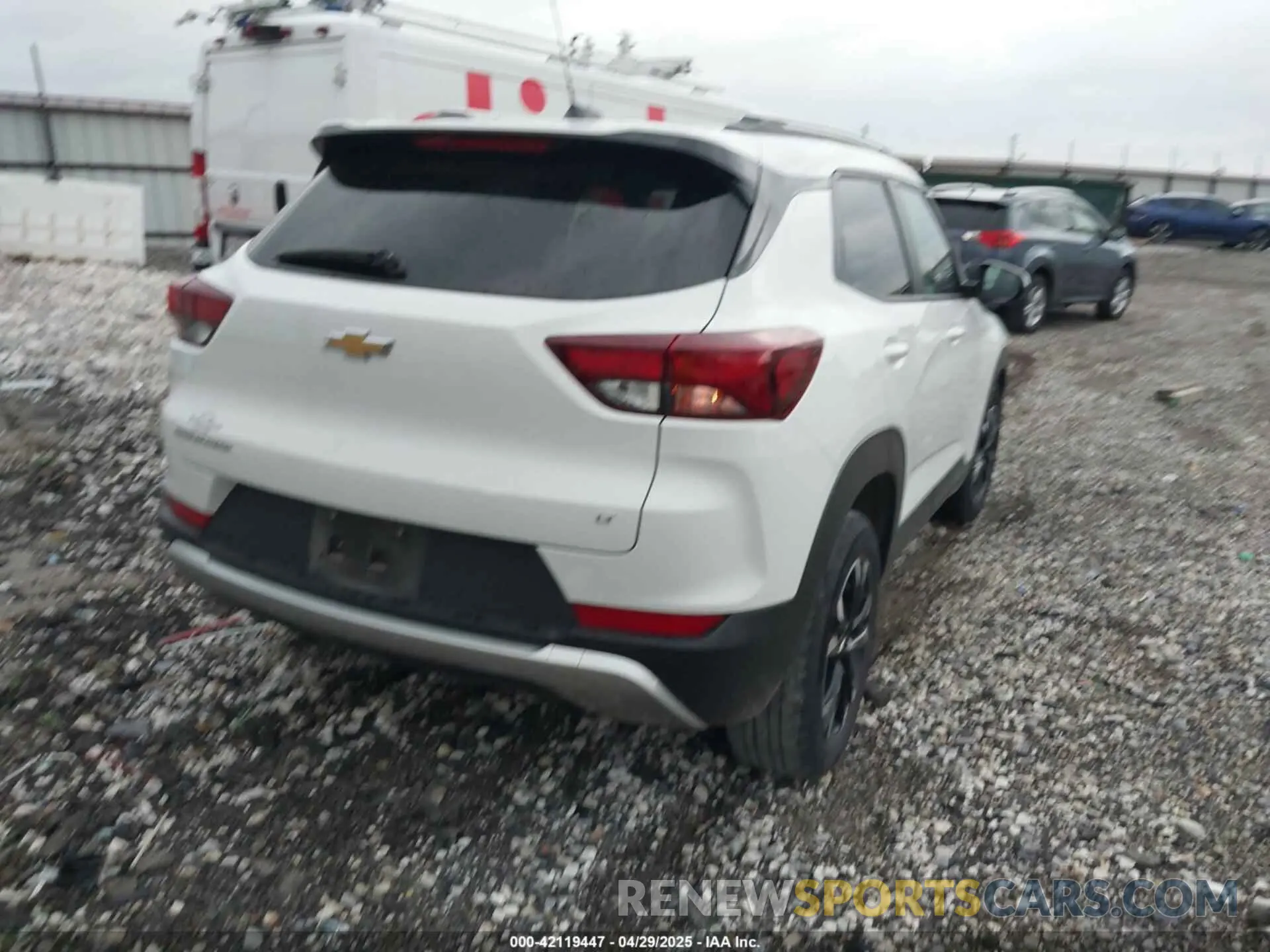 4 Photograph of a damaged car KL79MPS28PB092022 CHEVROLET TRAILBLAZER 2023