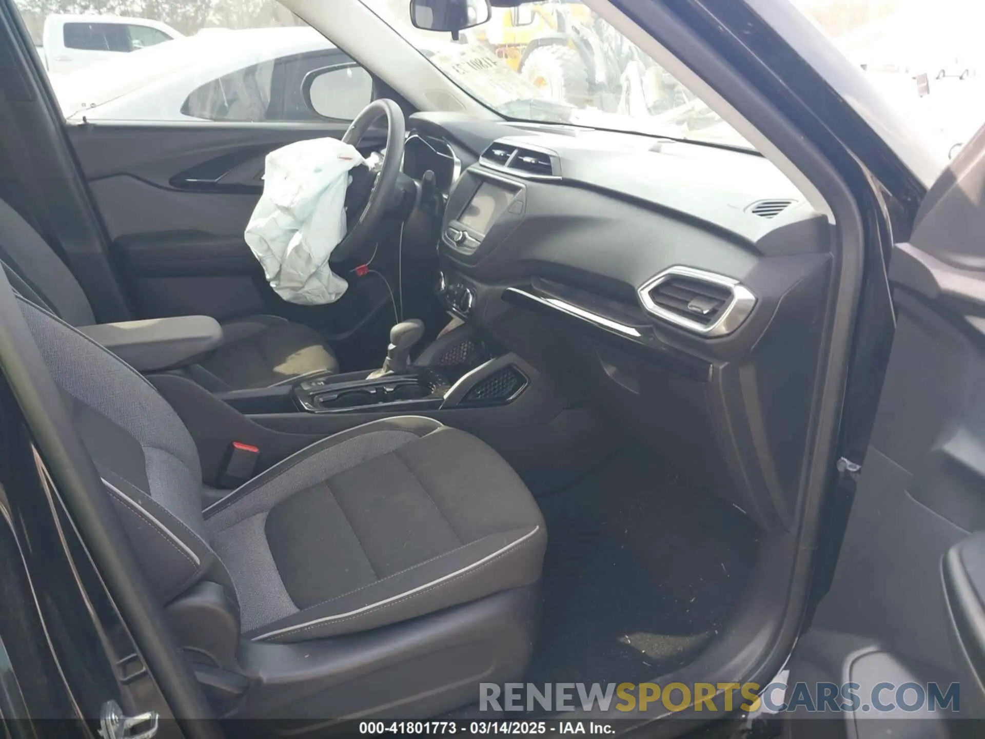 5 Photograph of a damaged car KL79MPSL0PB174433 CHEVROLET TRAILBLAZER 2023