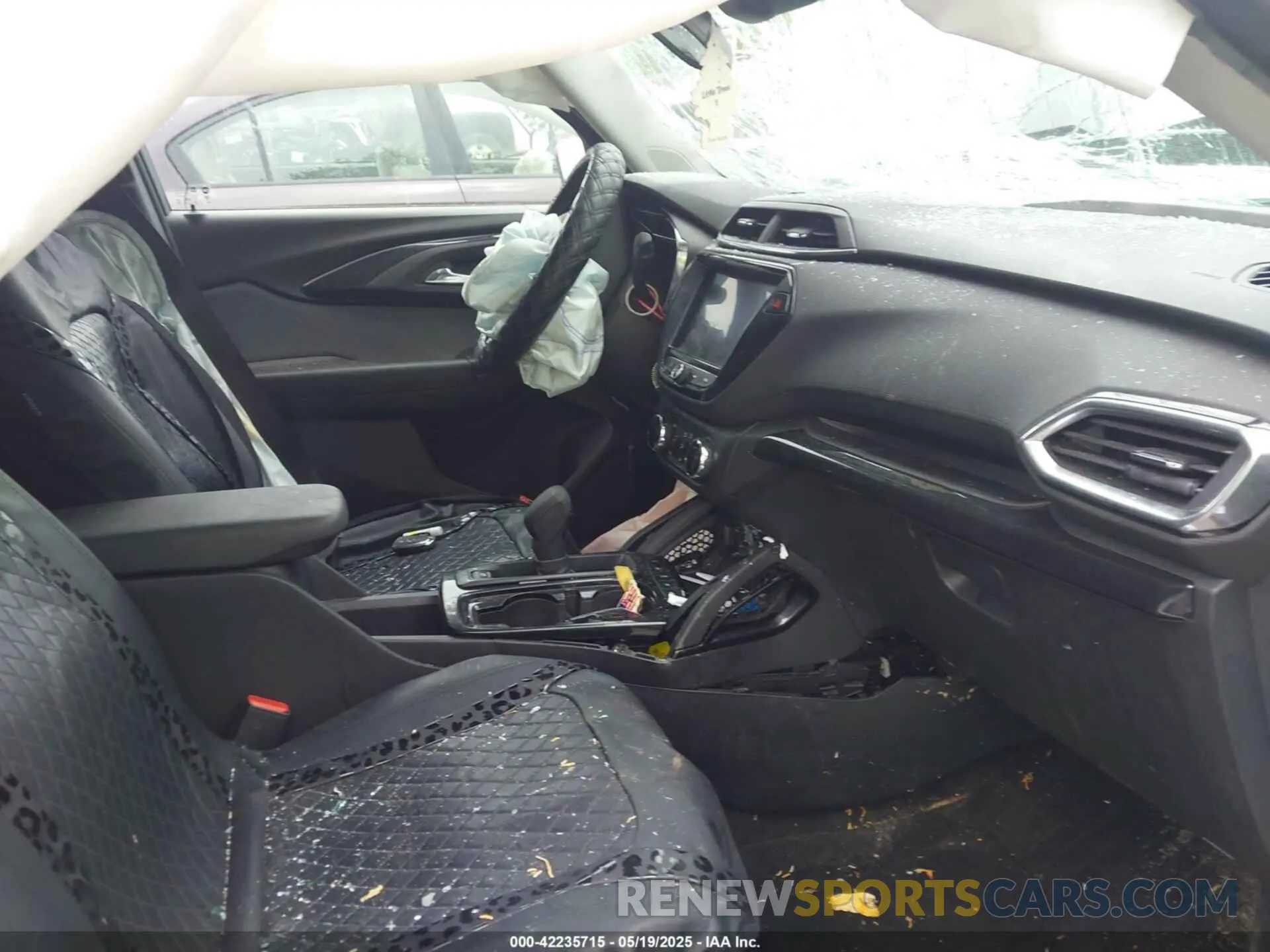 5 Photograph of a damaged car KL79MPSL7PB138268 CHEVROLET TRAILBLAZER 2023