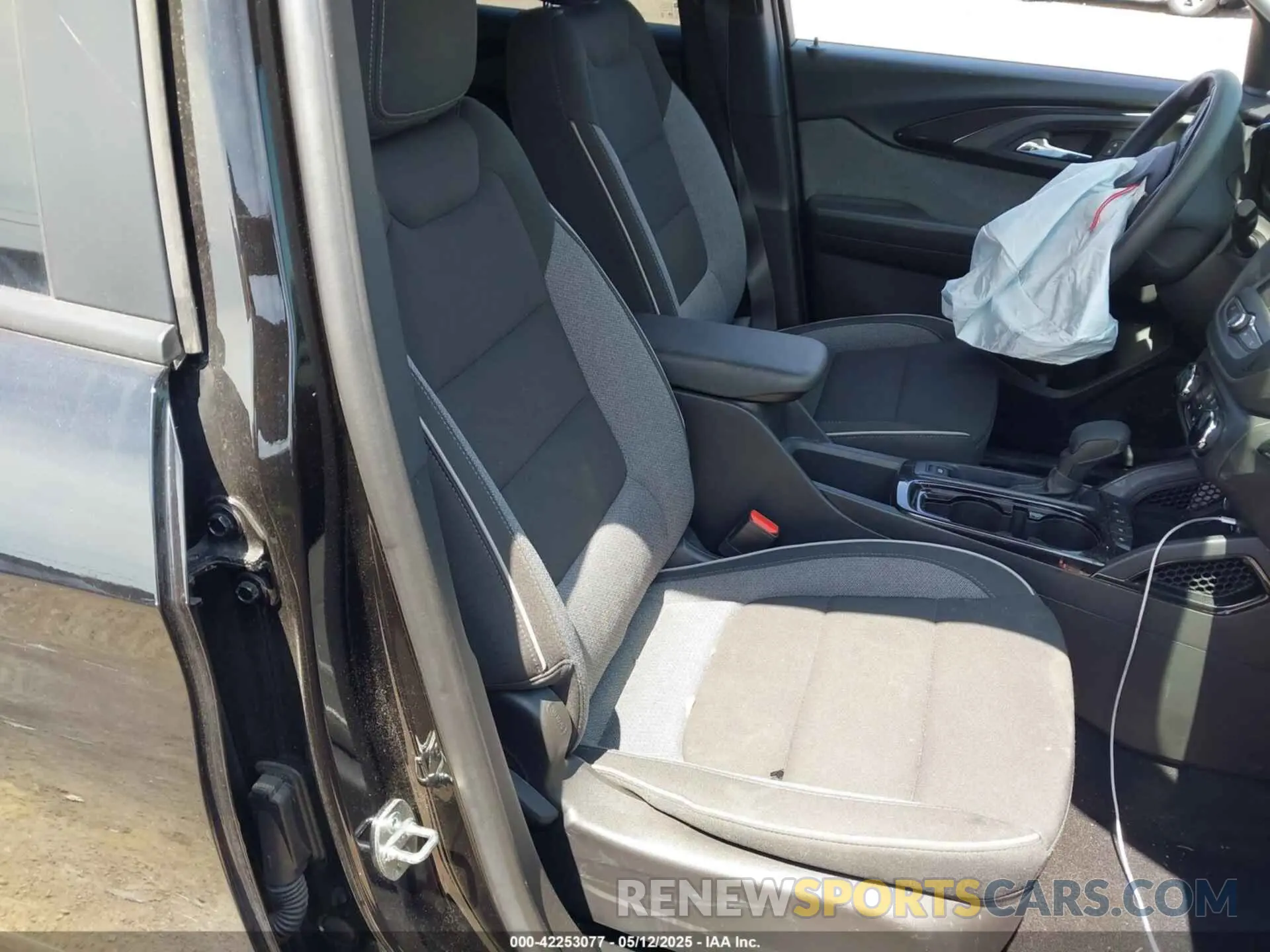 5 Photograph of a damaged car KL79MPSL8PB080333 CHEVROLET TRAILBLAZER 2023