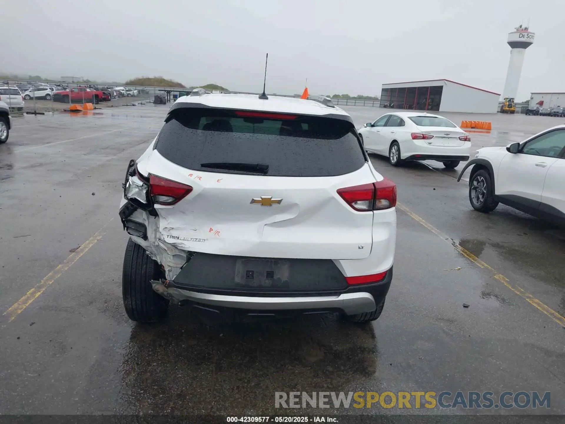 17 Photograph of a damaged car KL79MPSL9PB151586 CHEVROLET TRAILBLAZER 2023