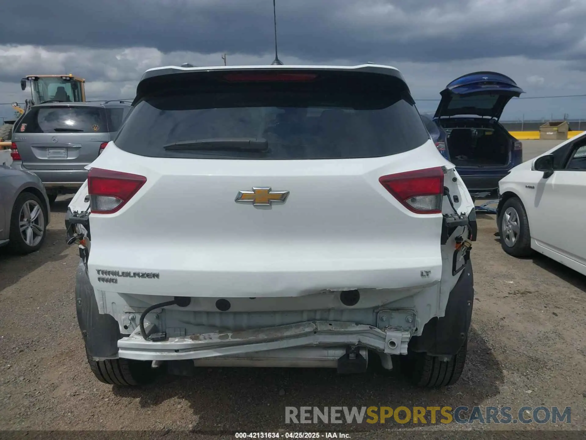17 Photograph of a damaged car KL79MRSL0PB182561 CHEVROLET TRAILBLAZER 2023